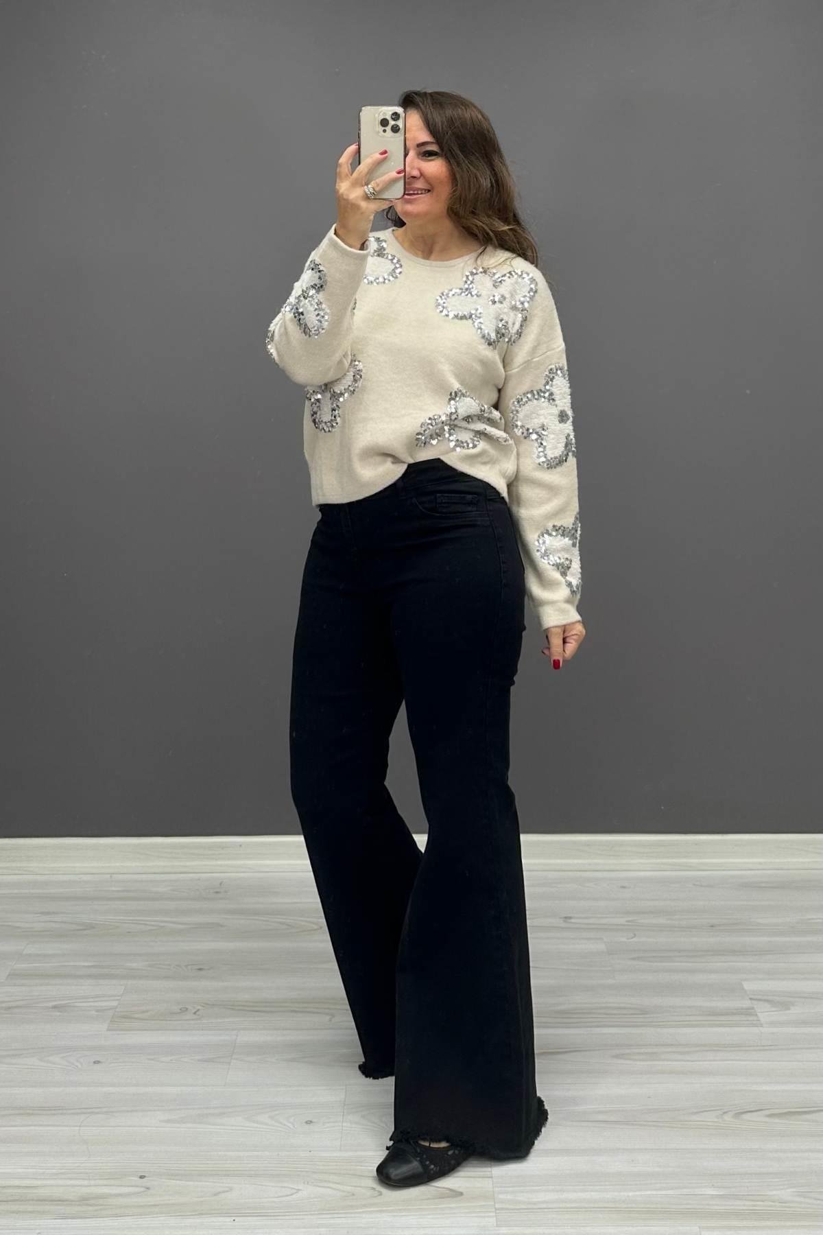 Paça Püskül Detaylı Kot Pantolon Siyah