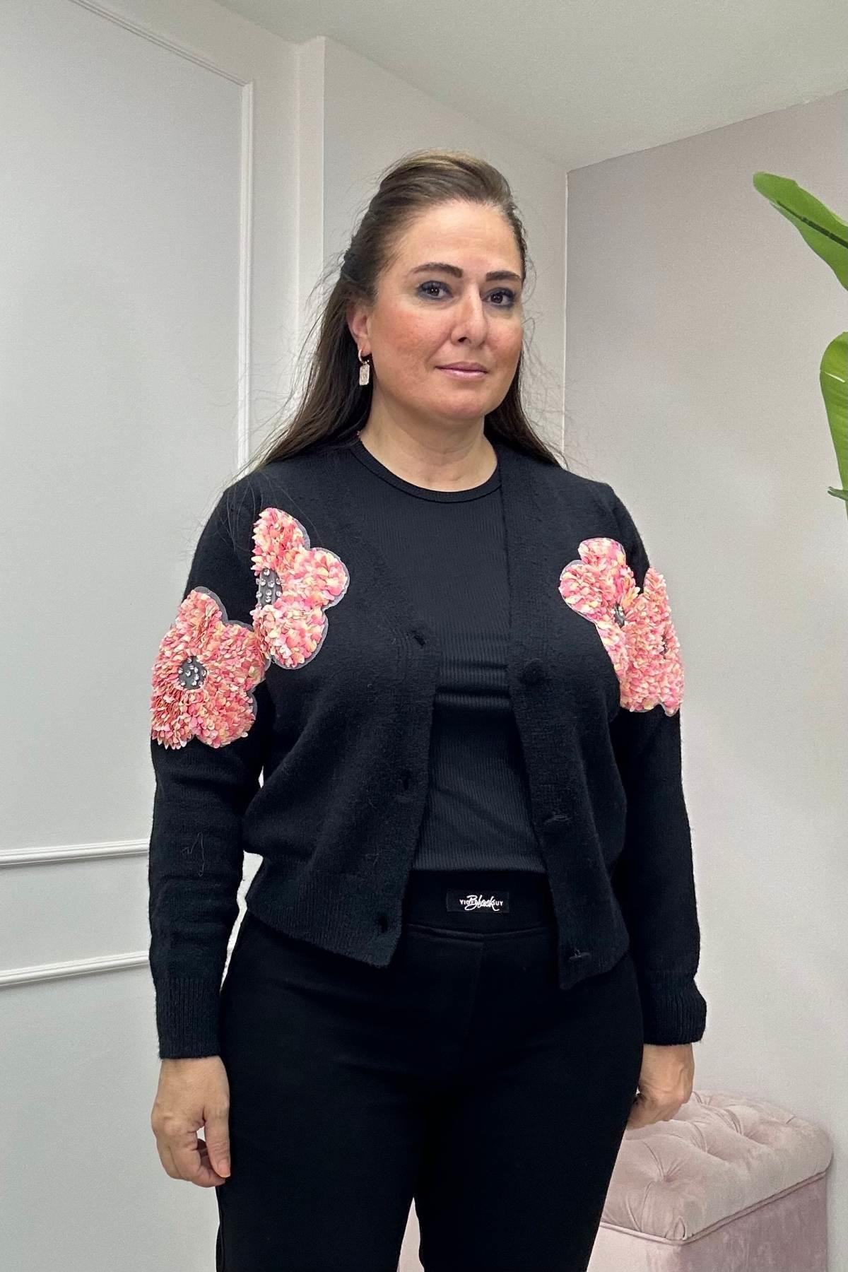 Papatya Pul ve Taş İşleme Detaylı Ceket Siyah