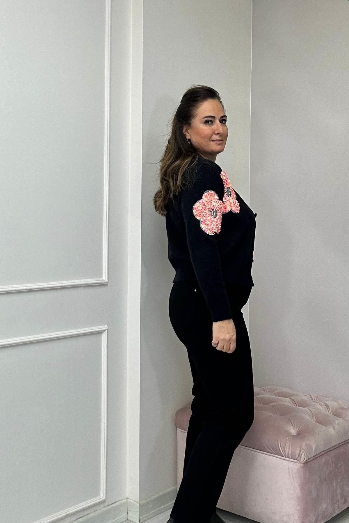 Papatya Pul ve Taş İşleme Detaylı Ceket Siyah