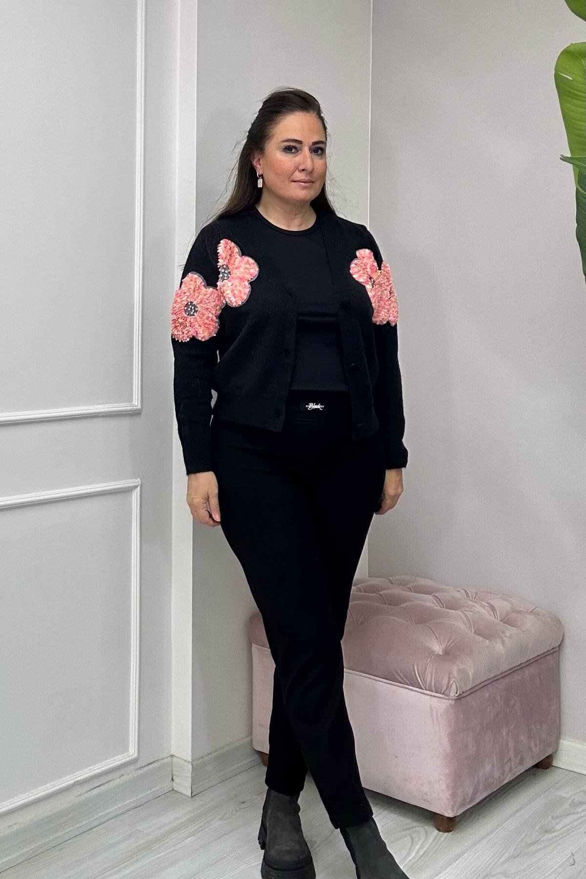 Papatya Pul ve Taş İşleme Detaylı Ceket Siyah