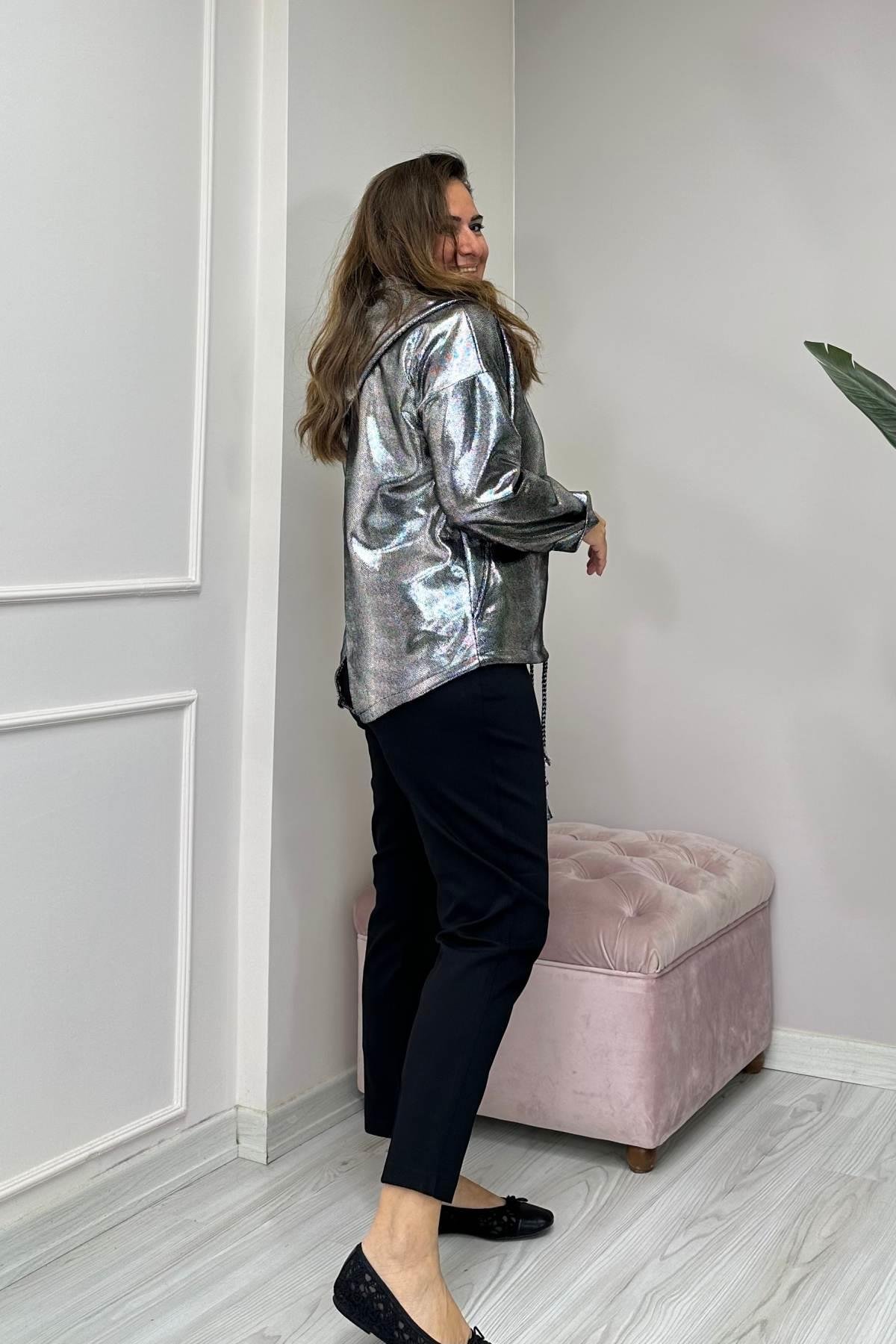 Parlak Kapüşonlu Kalp Desenli Detay Ceket Gri