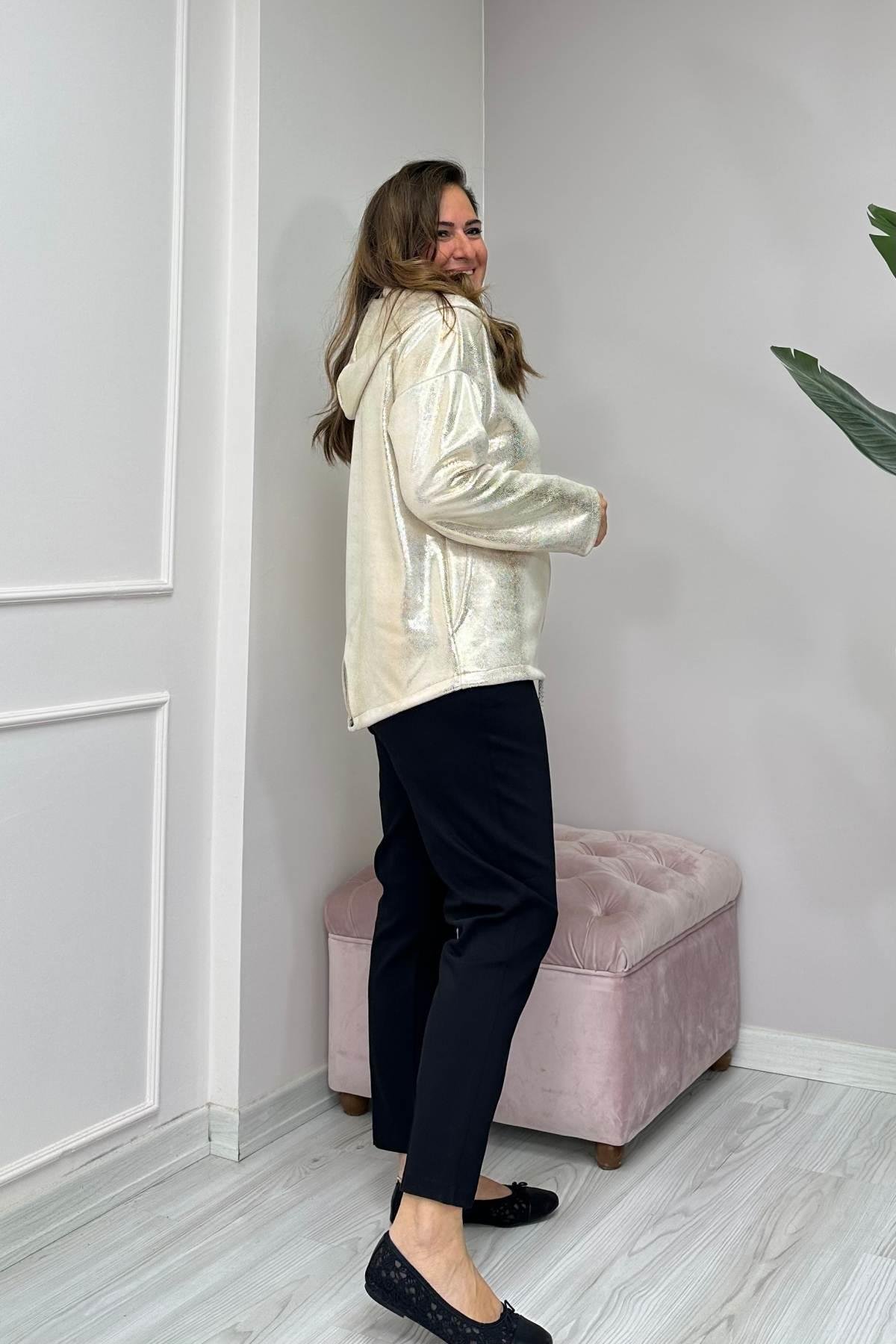 Parlak Kapüşonlu Kalp Desenli Detay Ceket Bej