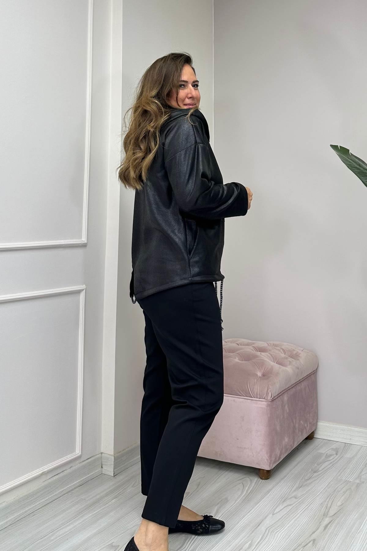 Parlak Kapüşonlu Kalp Desenli Detay Ceket Siyah