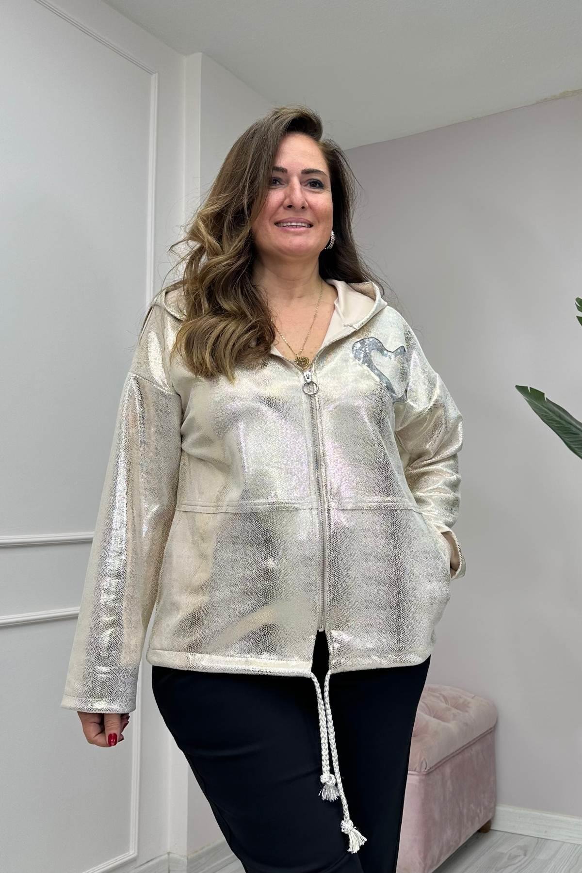 Parlak Kapüşonlu Kalp Desenli Detay Ceket Bej