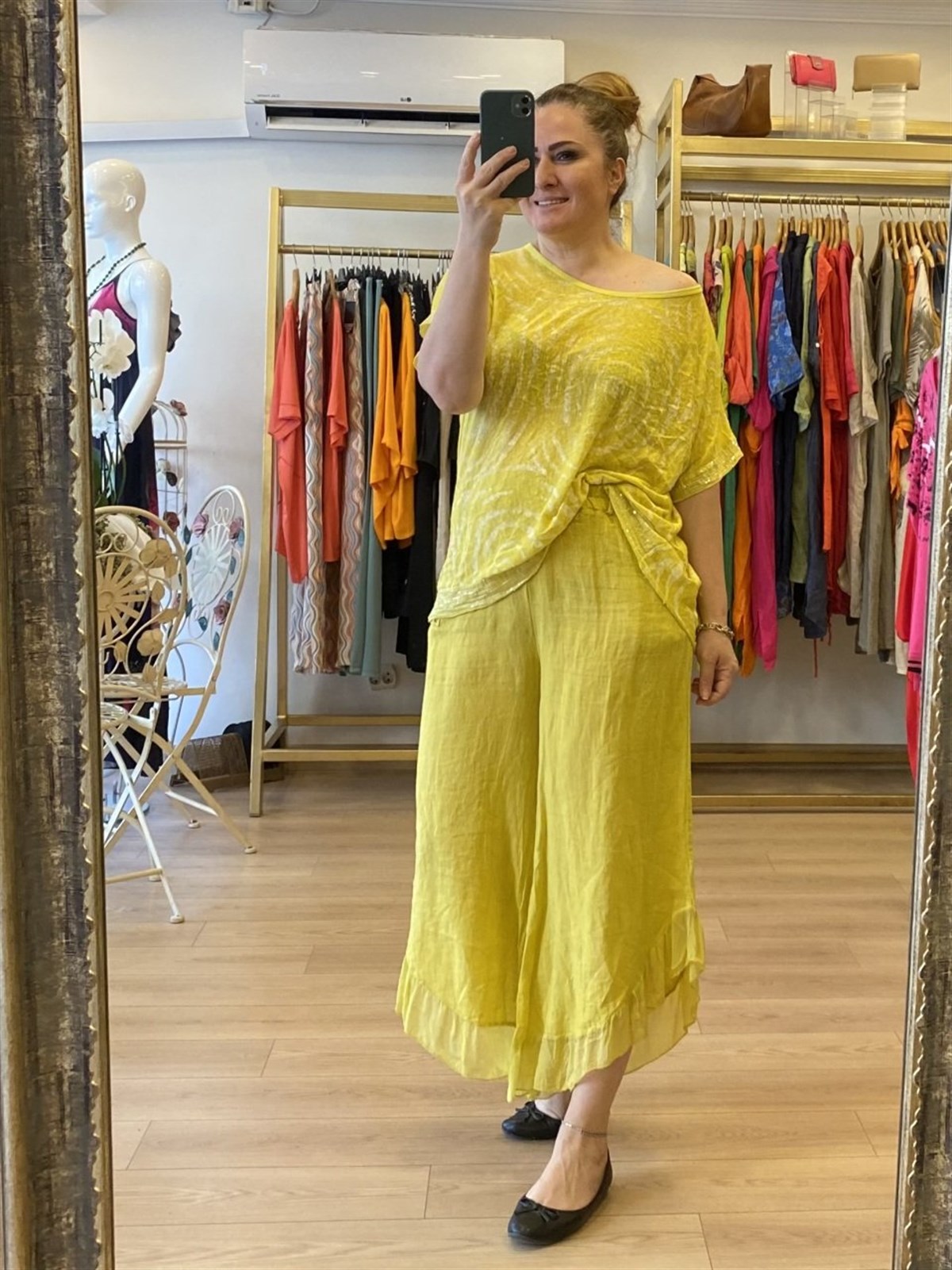 Pul detaylı şallı bluz sarı