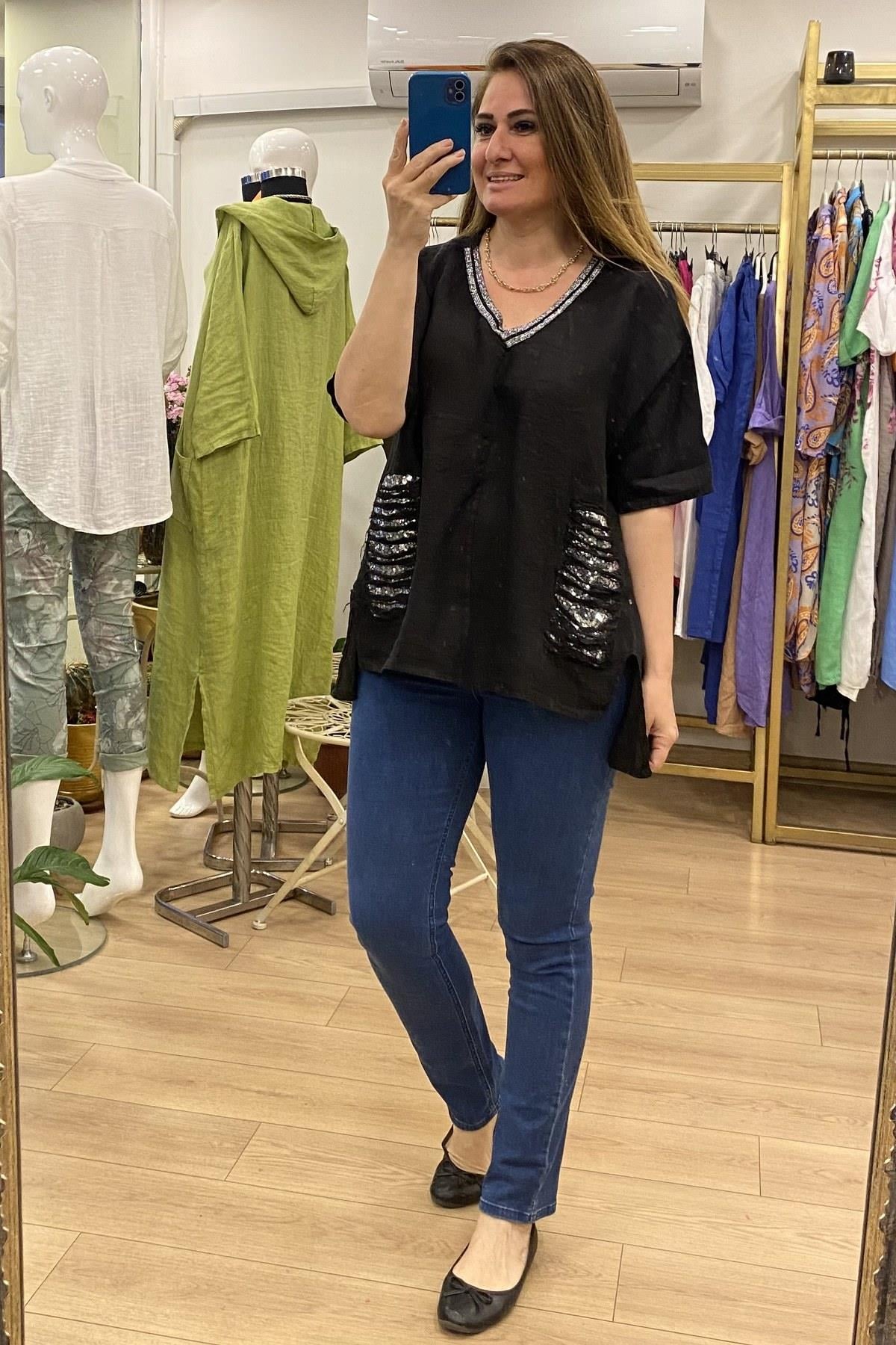 Pul Ve Yaka Sim Şerit Detaylı V Yakalı Bluz Siyah