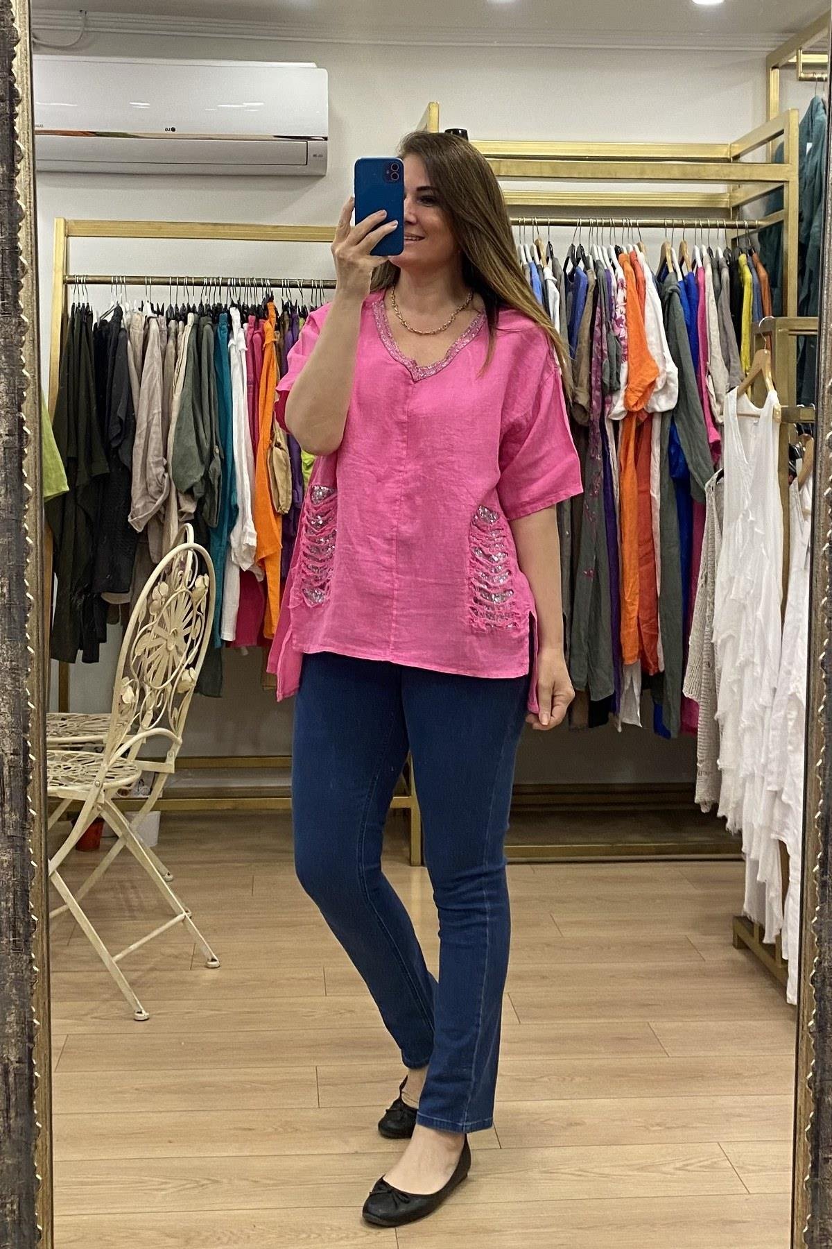 Pul Ve Yaka Sim Şerit Detaylı V Yakalı Bluz Pembe
