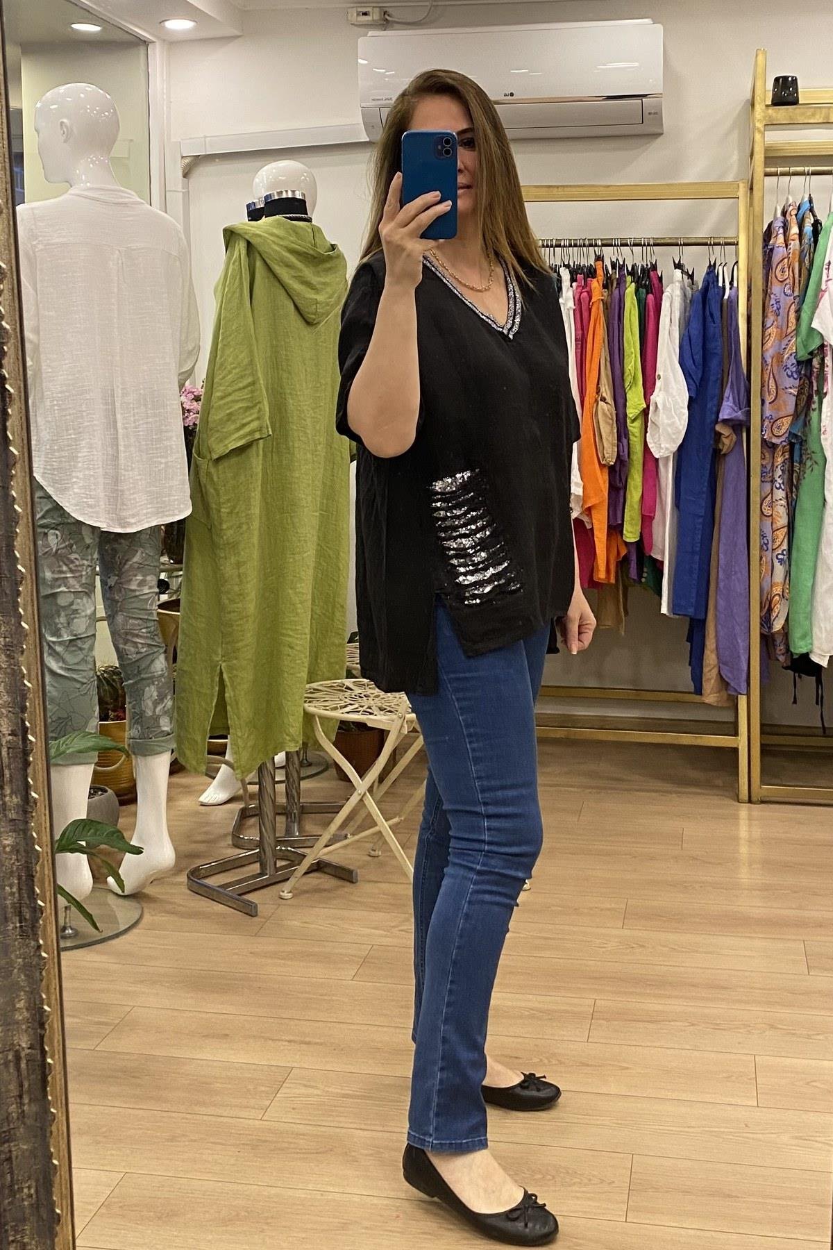 Pul Ve Yaka Sim Şerit Detaylı V Yakalı Bluz Siyah