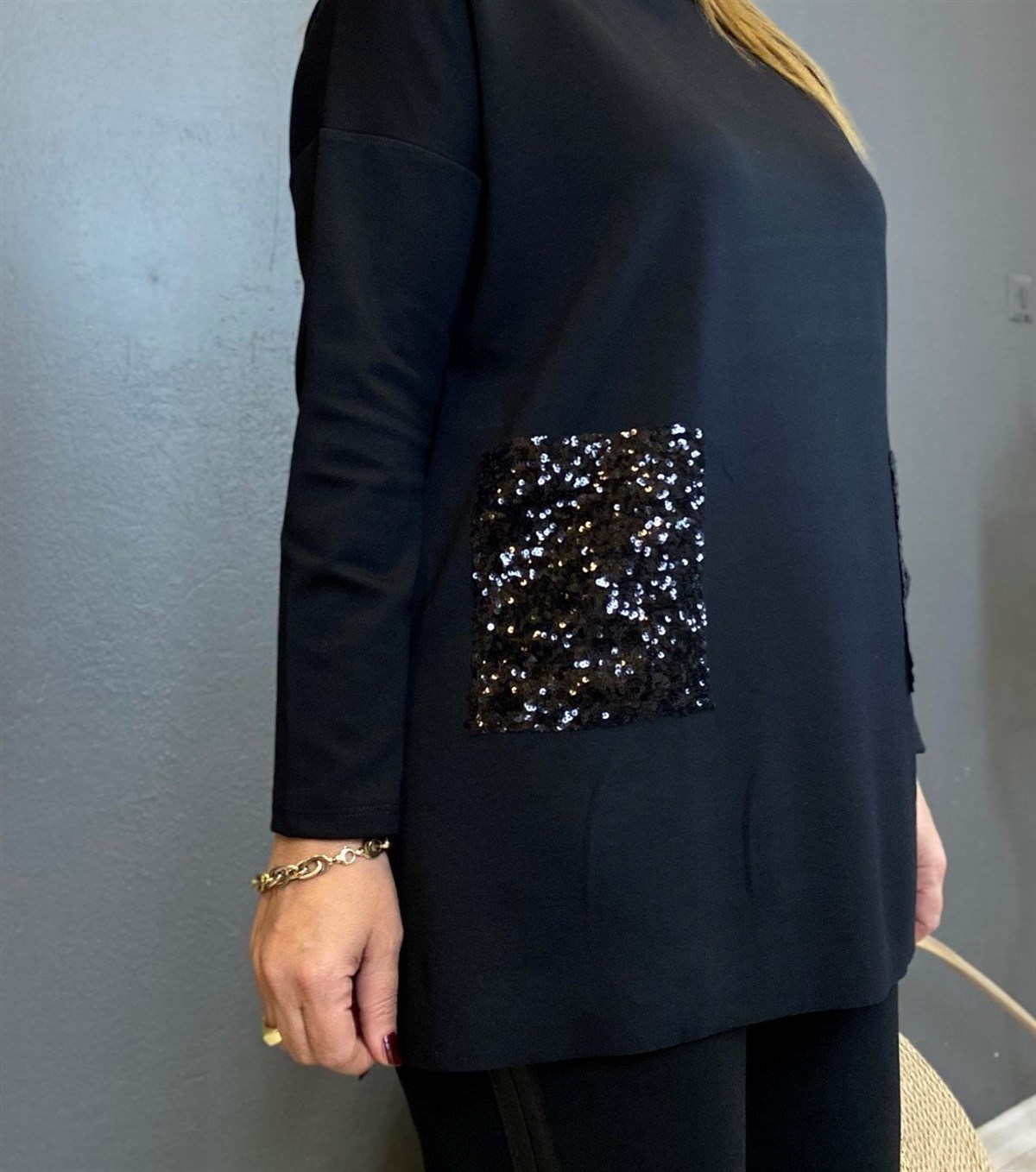 Pullu Cep Detaylı Bluz