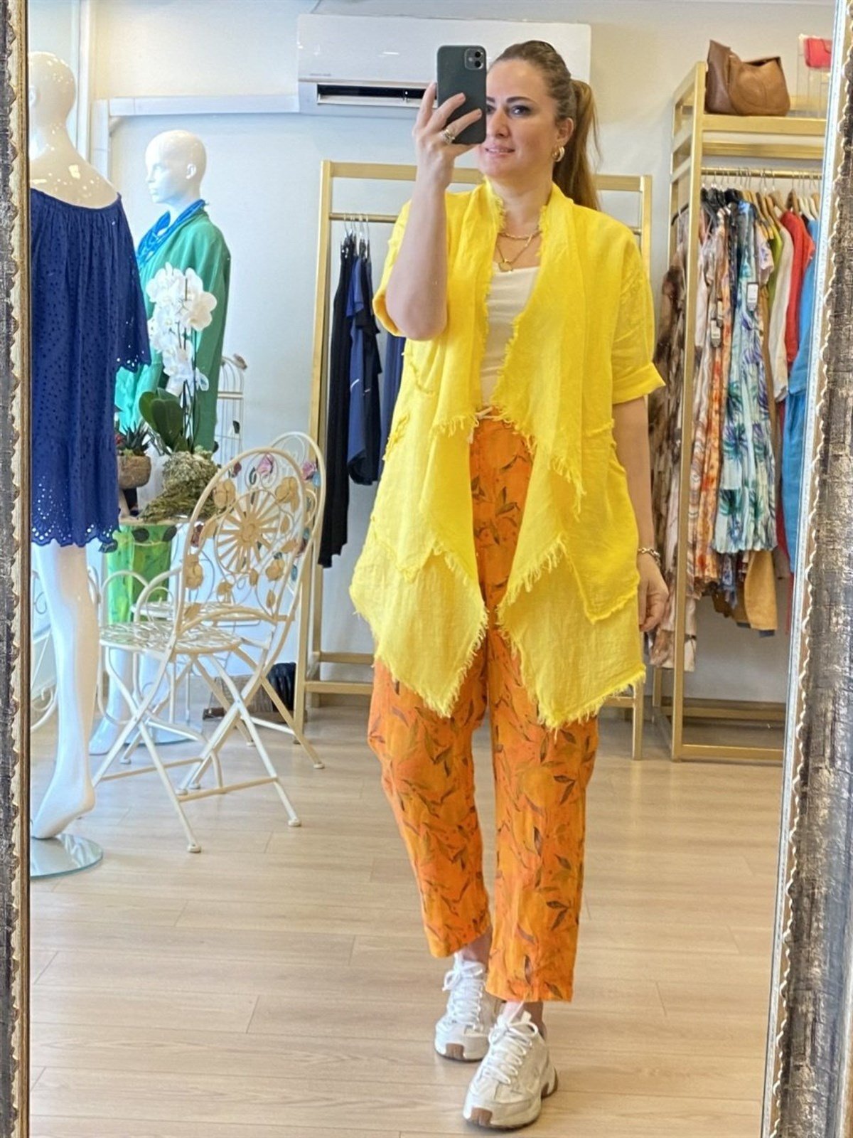 Püskül detaylı keten ceket sarı