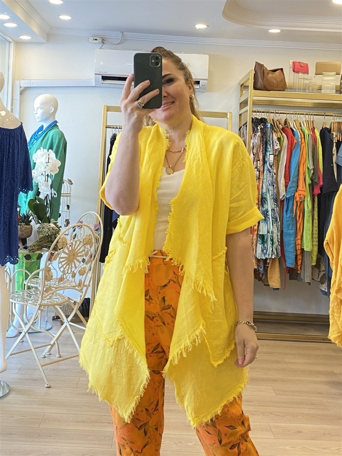 Püskül detaylı keten ceket sarı