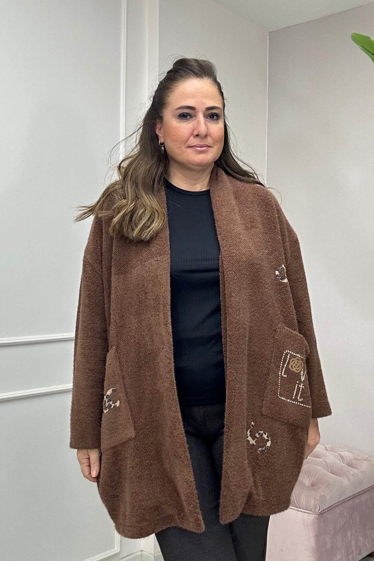 Rakam Desen Detaylı Cepli Hırka-Kahverengi