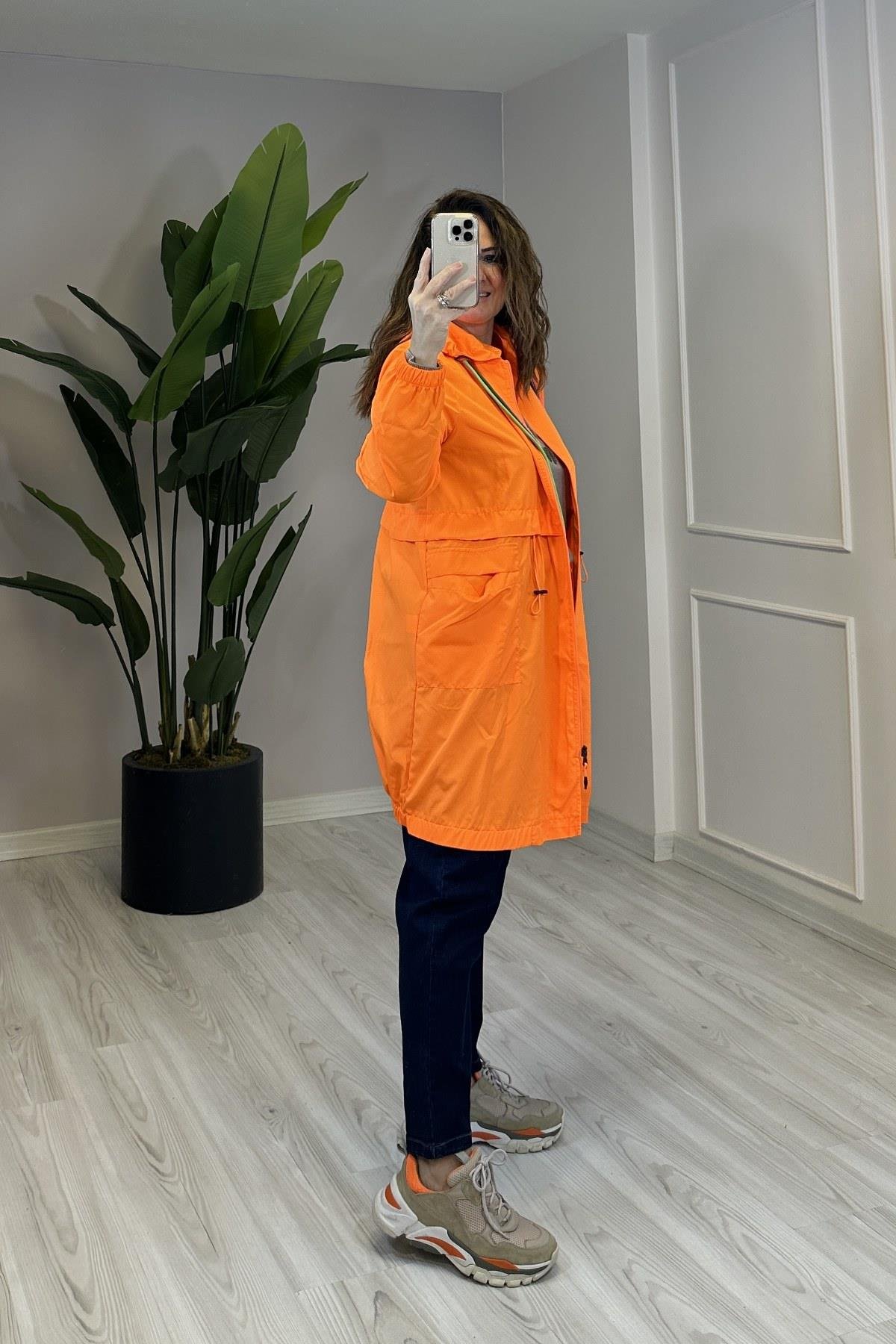 Renkli İp Büzgülü KapşonluTrençkot Turuncu