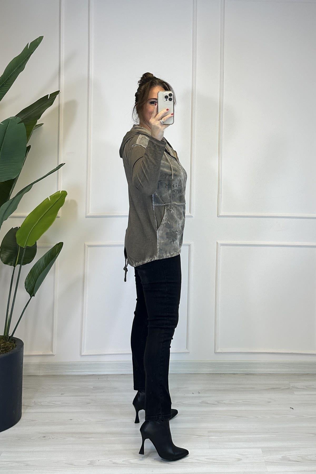 Sim Dikiş Detaylı Yazılı Ceket - Haki