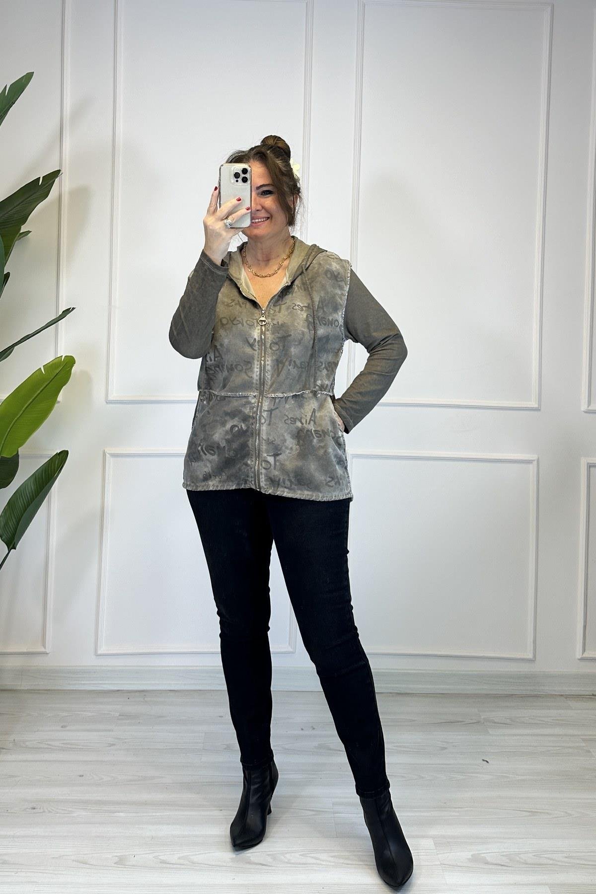 Sim Dikiş Detaylı Yazılı Ceket - Haki