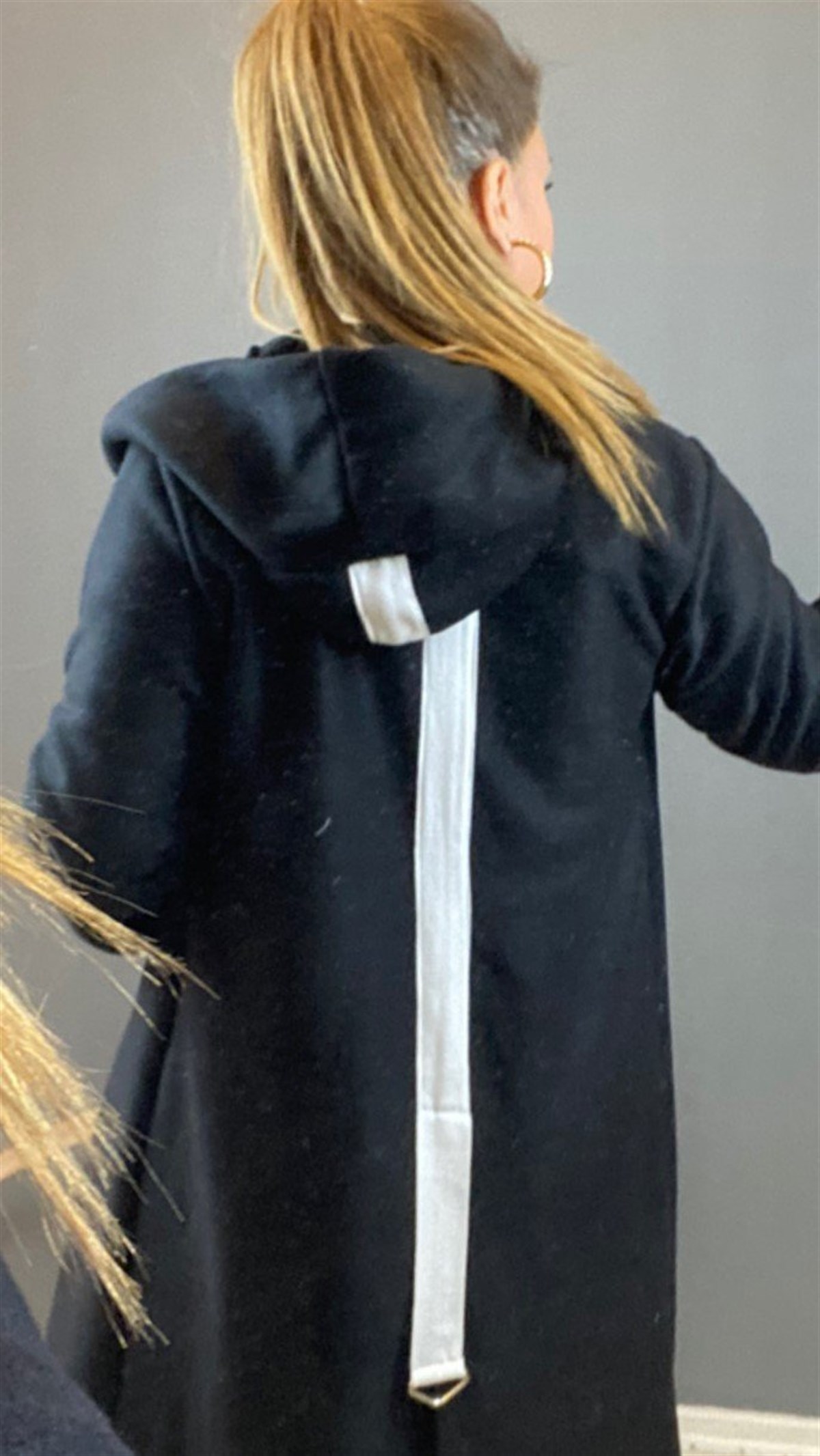 Sırtı Şerit Detaylı Kapüşonlu Polar Ceket