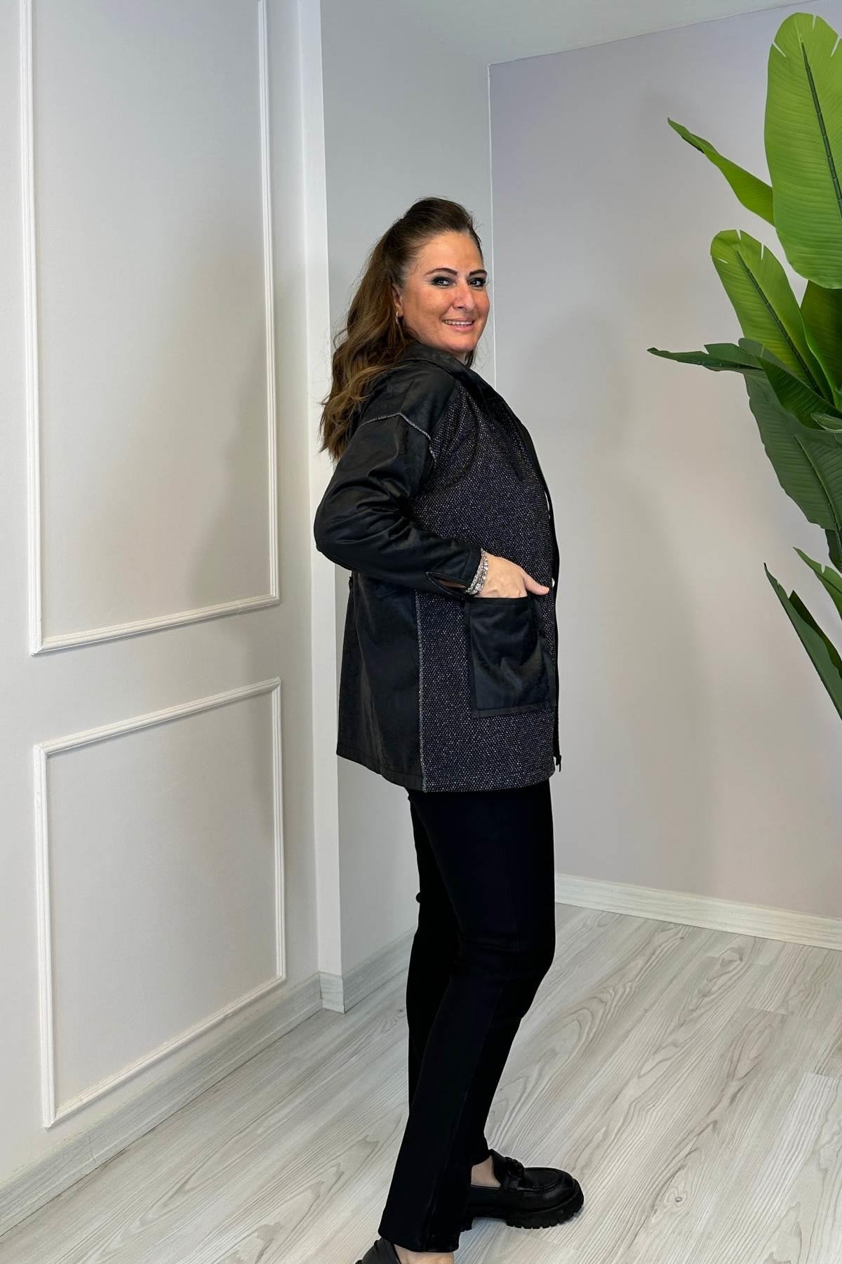 Sırtı Yıldızlı Kapüşonlu Ceket Siyah