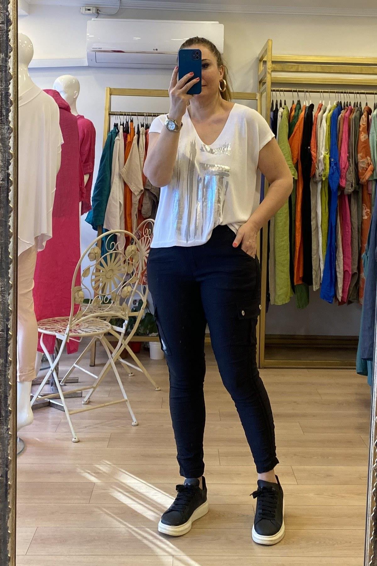 Varak Baskı Detaylı Triko Bluz Beyaz