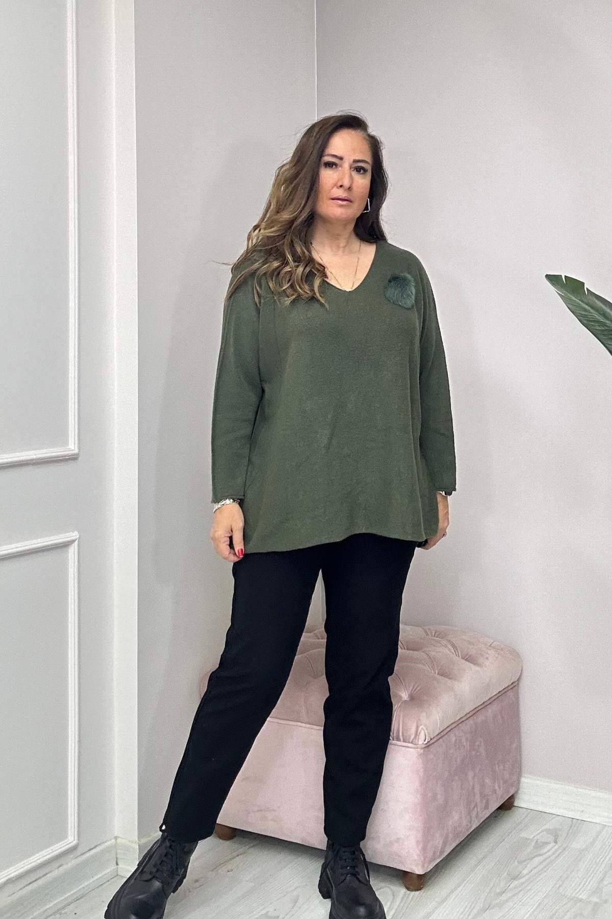 Yaka Ponpon Detaylı V Yaka Angora Triko Haki Yeşil