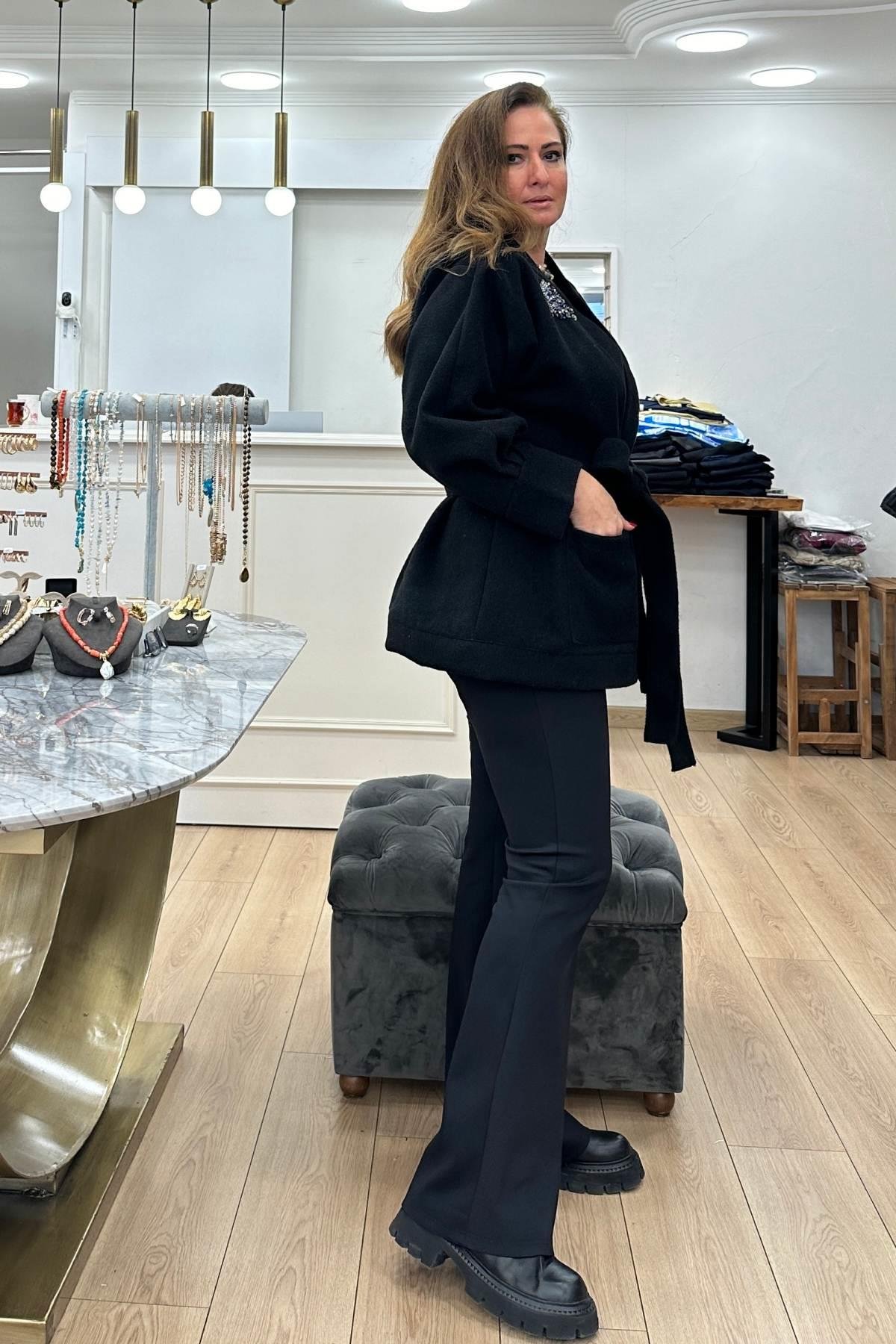 Yakası Taş Detaylı Kaşe Mont Siyah