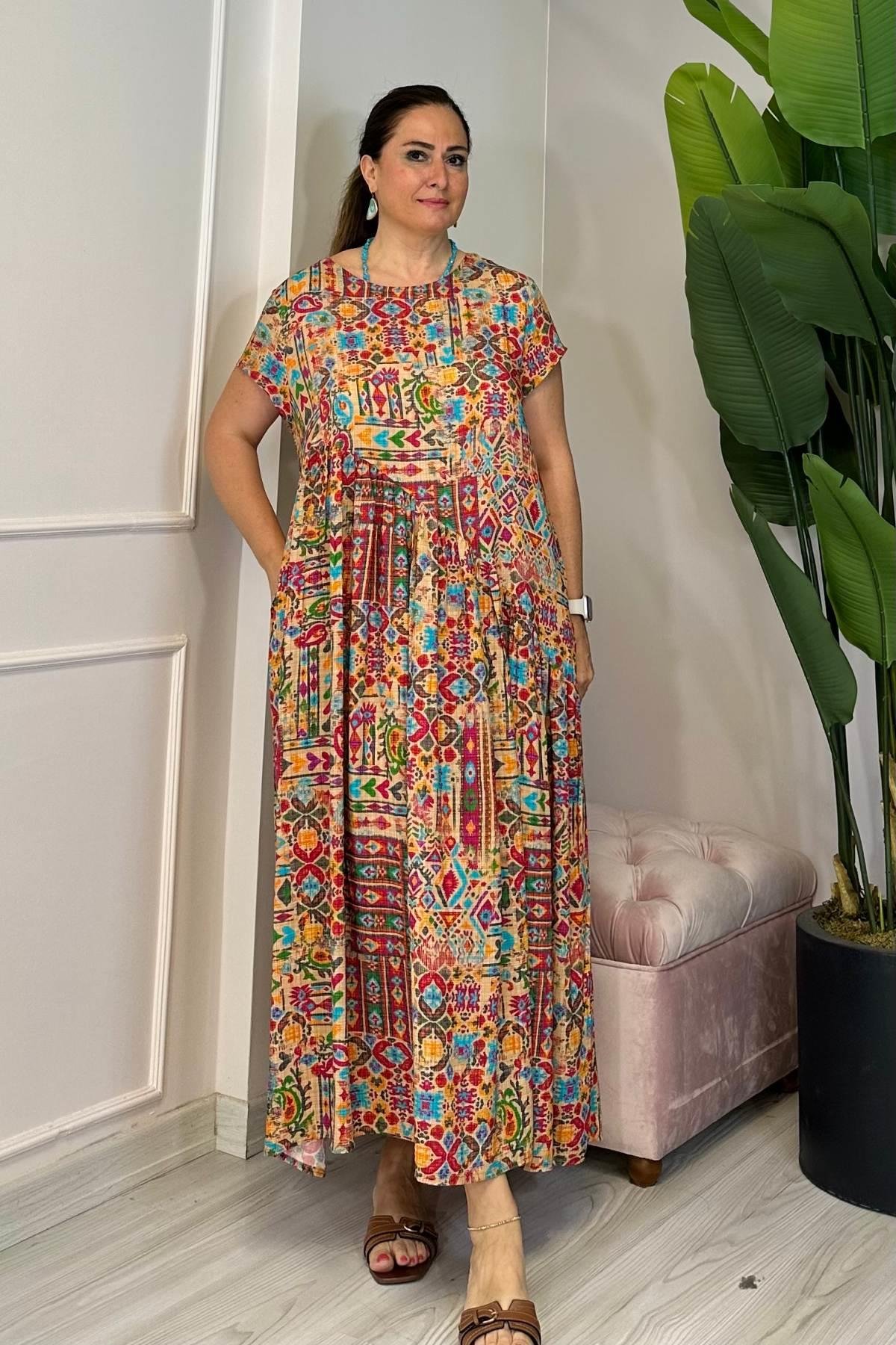 Yan Dikiş Detaylı Kilim Desenli Rahat Kalıp Elbise Hardal