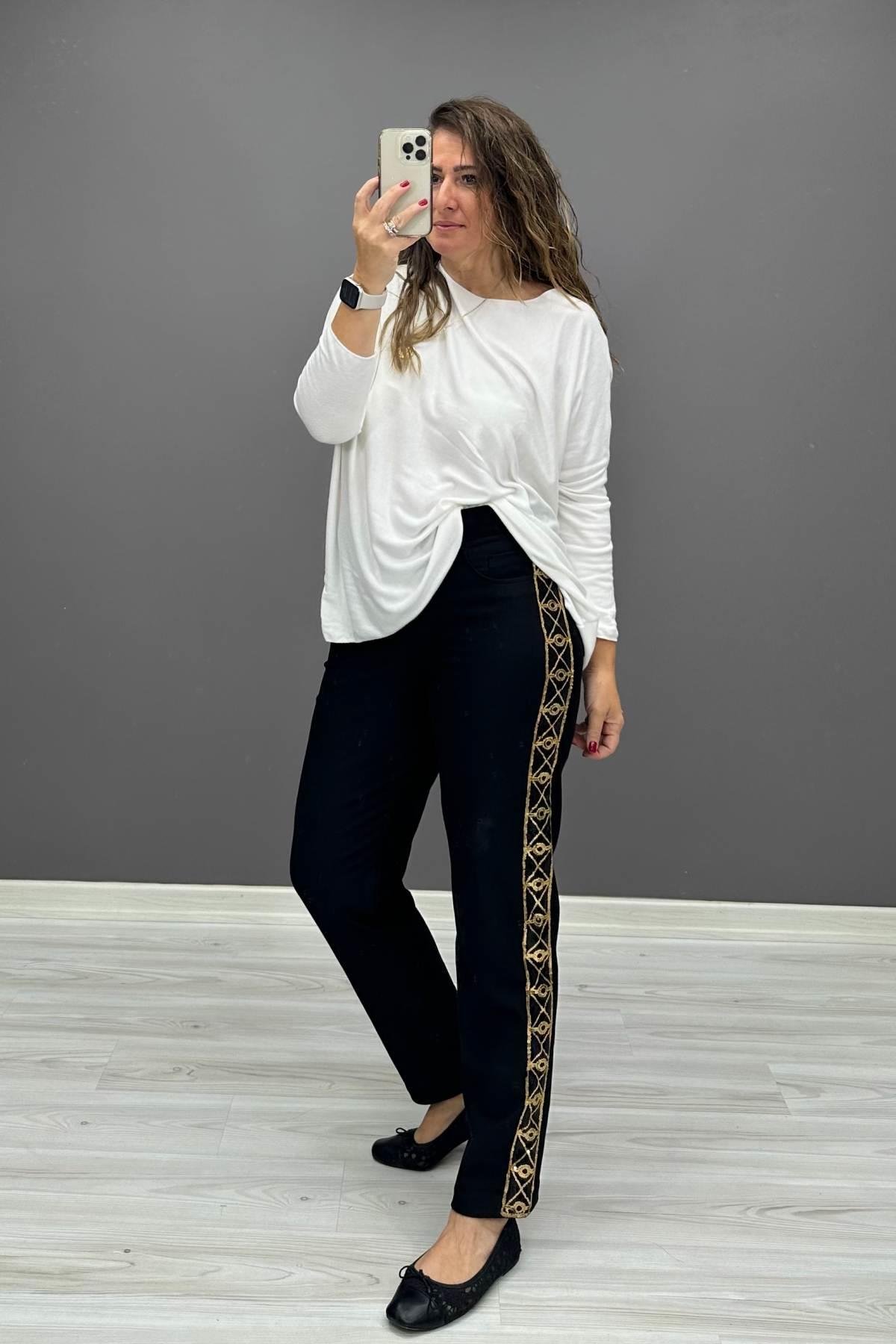 Yan Şerit Pul İşleme Detaylı Punto Kumaş Pantolon Siyah