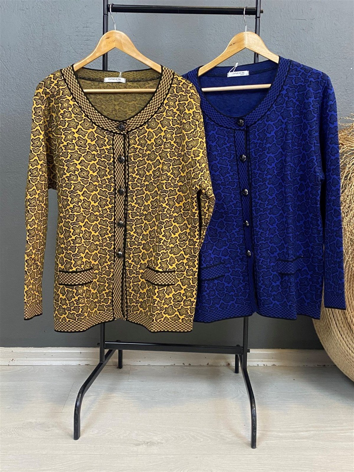 Yuvarlak Yaka Düğmeli Ceket