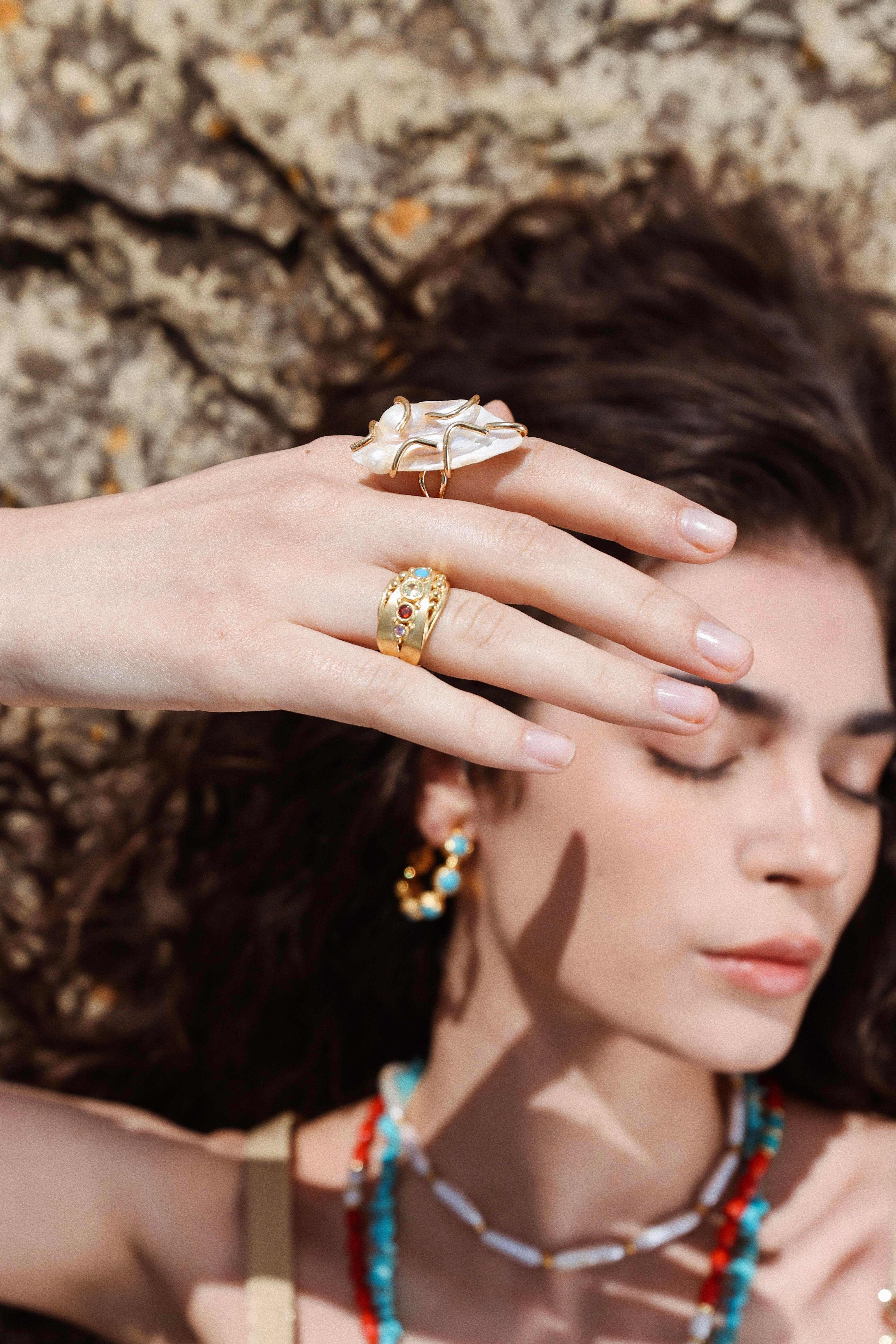 Almira Viva Ring