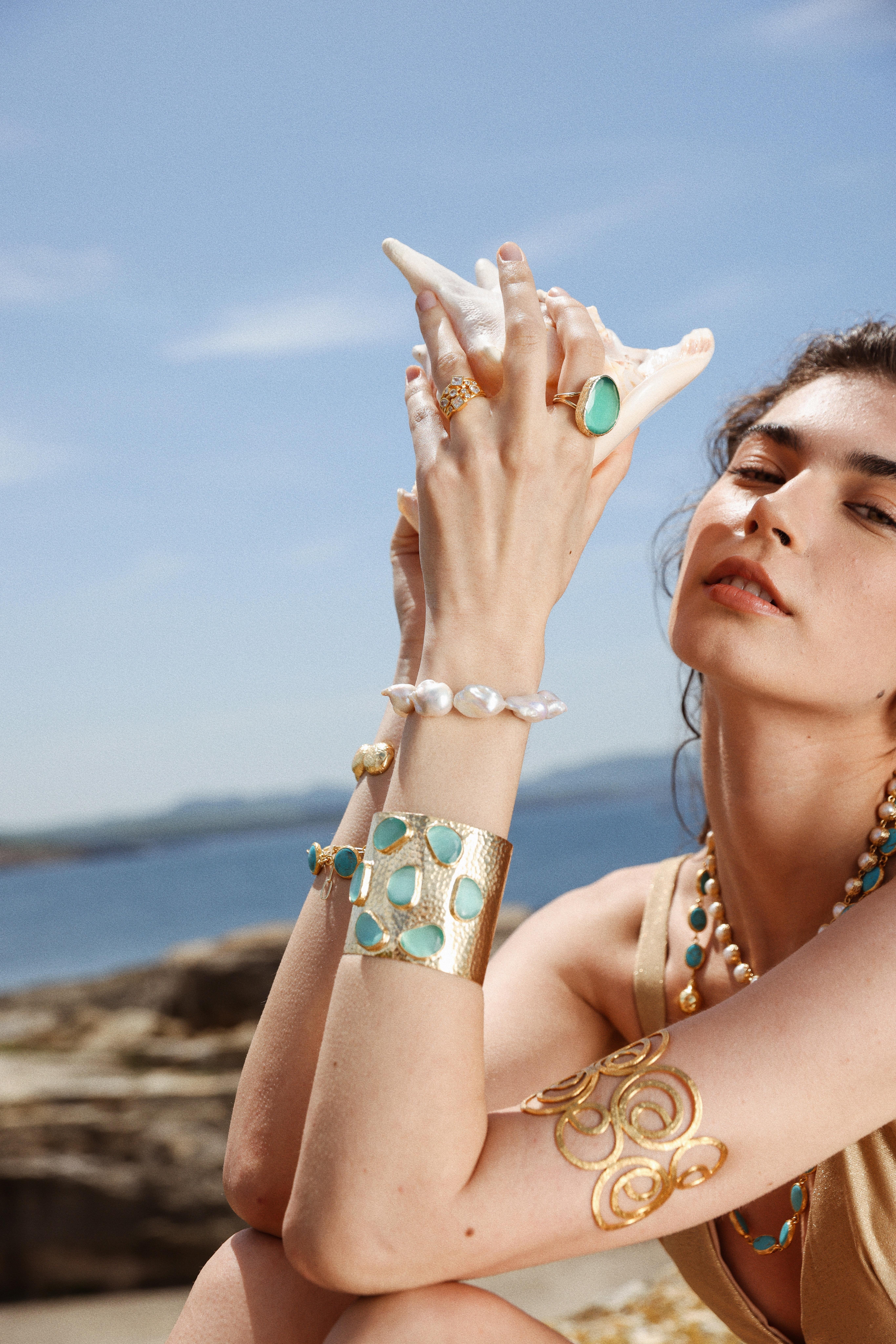 Gaia Cuﬀ Aqua