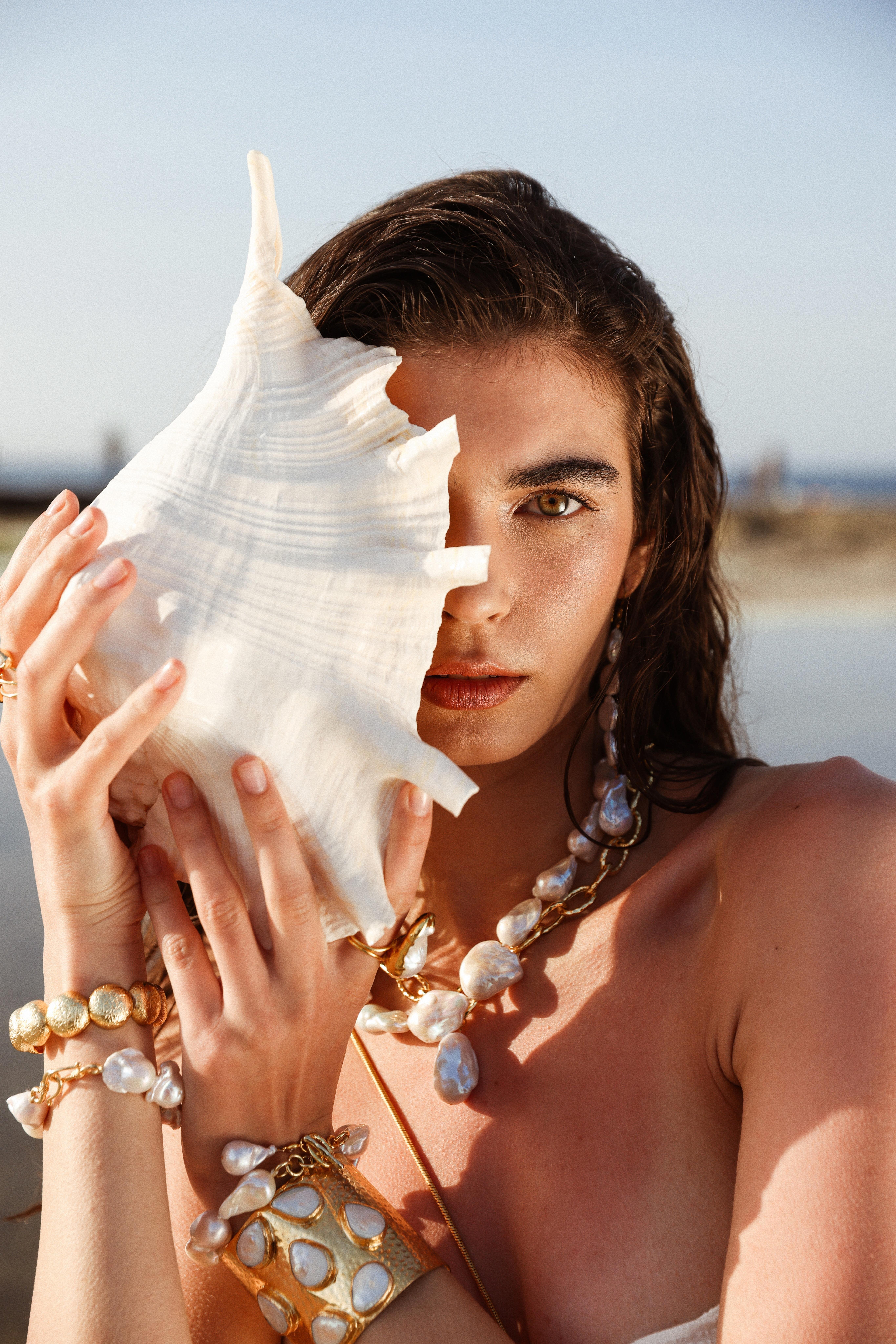 Gaia Cuﬀ Pearl