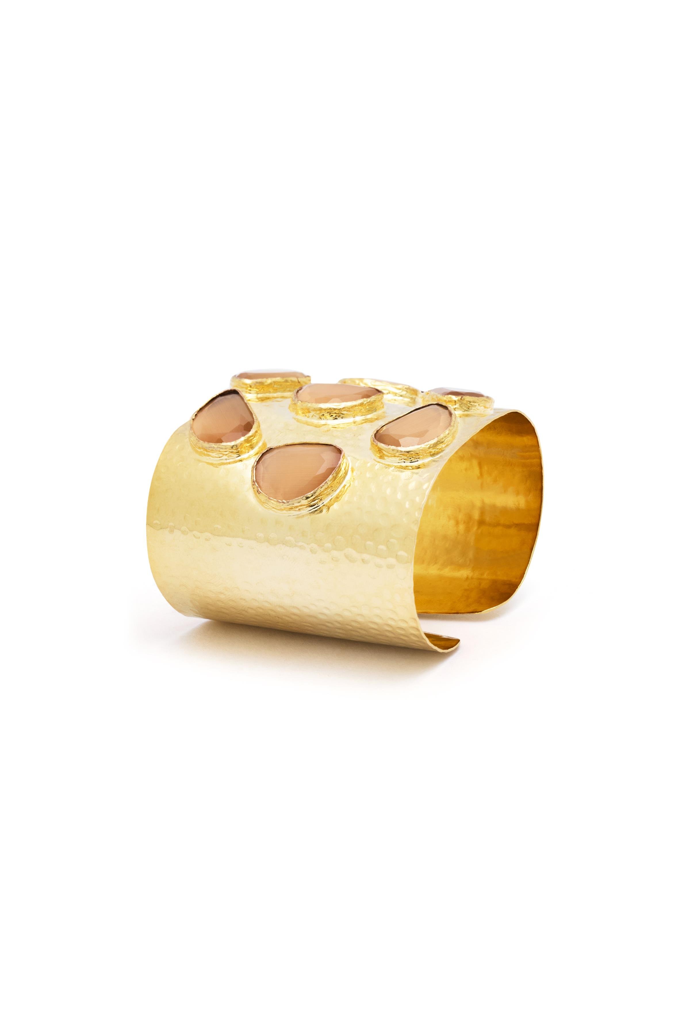 Gaia Cuﬀ Sand