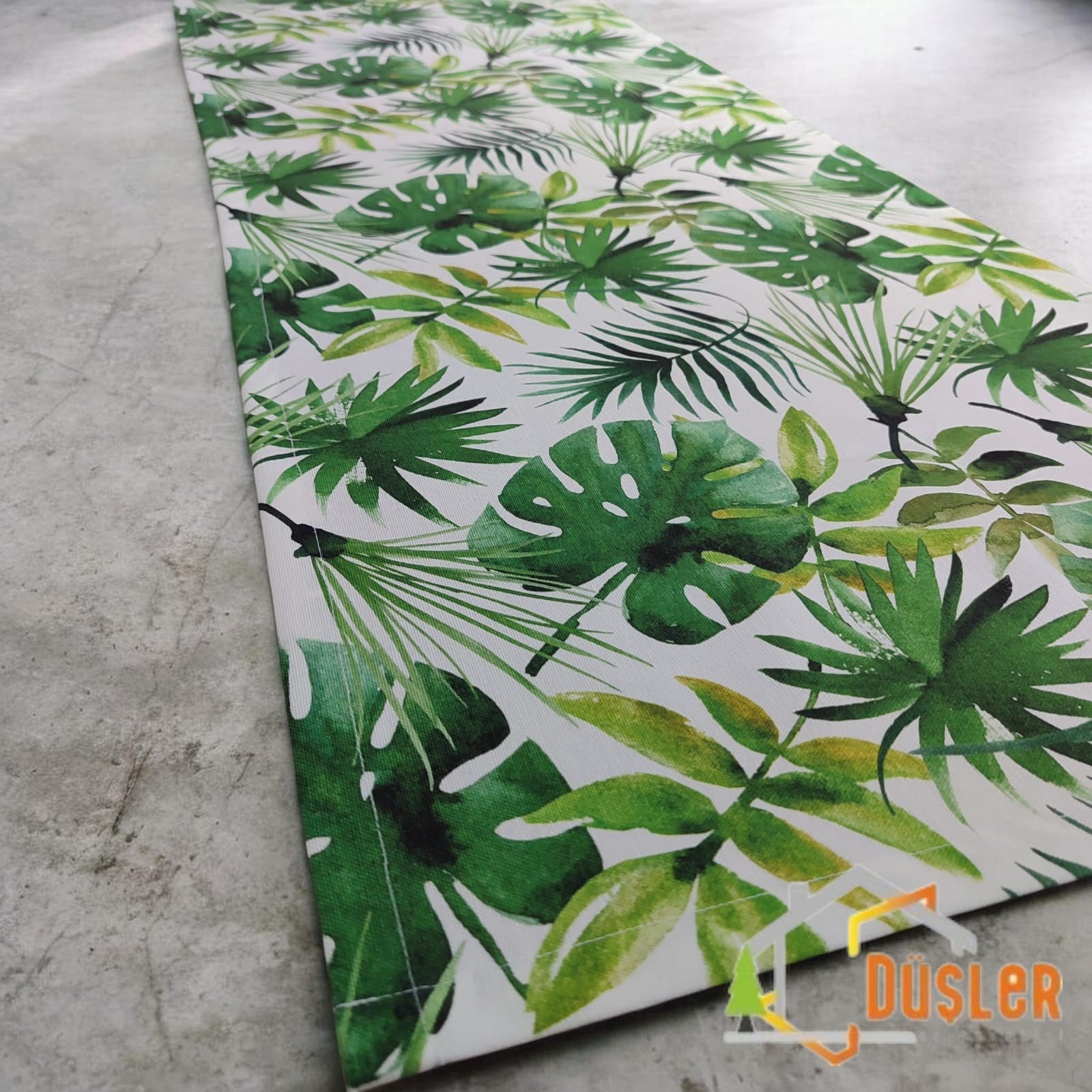 Düşler Ev Tekstili 40x120 Tropikal Palmiye Yeşil Çiçek Yaprak Monstera Desenli Su ve Leke İtici Duck Kumaş Yemek Masası Örtüsü Dikdörtgen Runner 