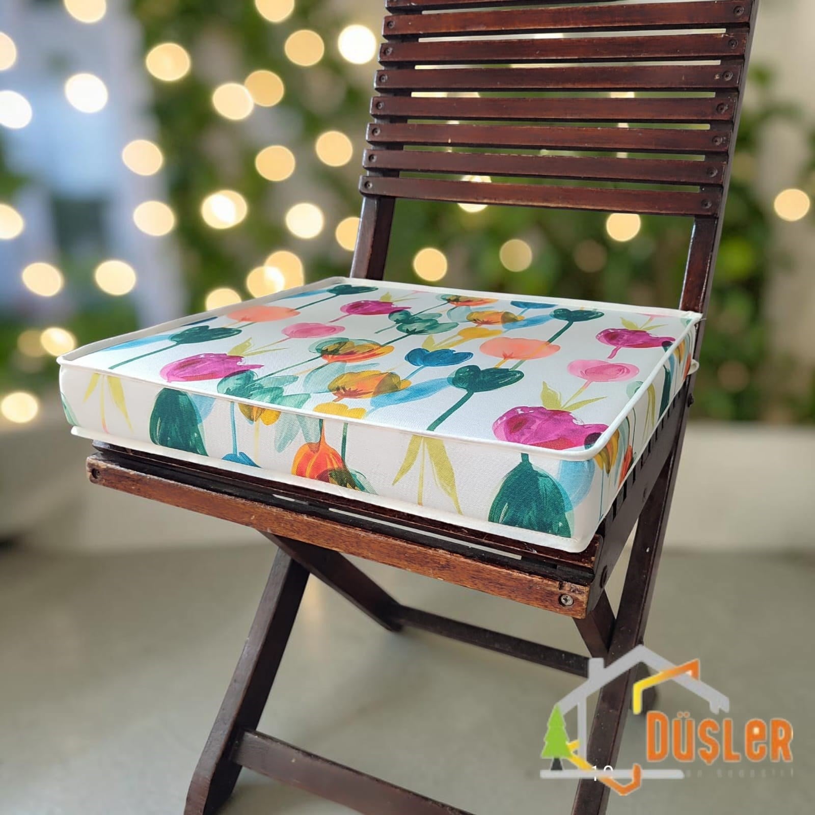 Düşler Ev Tekstili 40x40 Rengarenk Lale Desenli Su ve Leke İtici Duck Kumaş Fermuarlı Bağcıklı Biyeli Sandalye Minderi 5 cm 