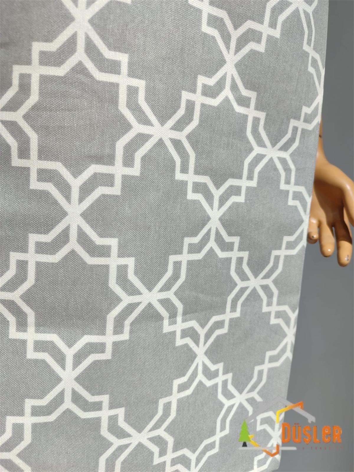 Gri Desenli Ayarlanabilir Su ve Leke İtici Özelliği Bulunan Mutfak Önlüğü