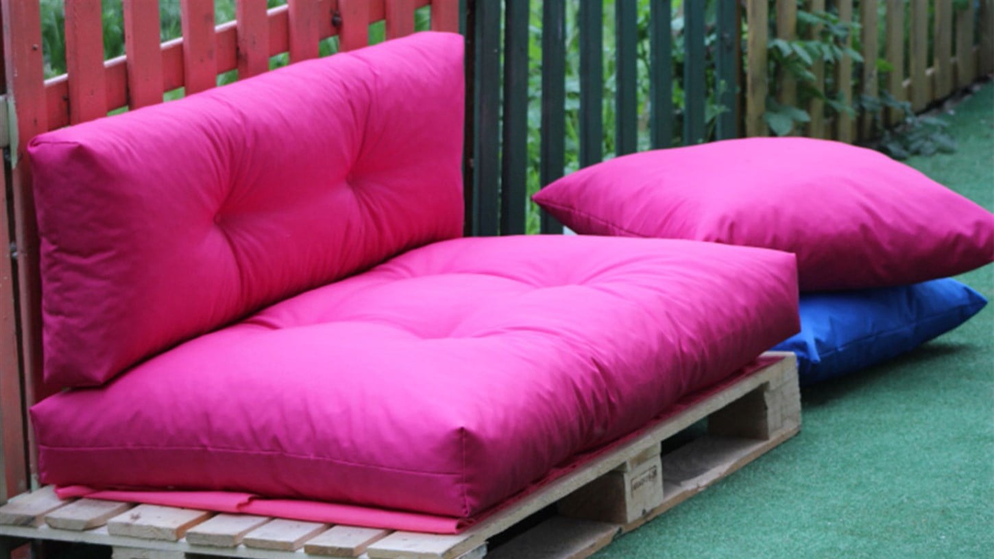 Palet Minderi Dolgulu Pembe