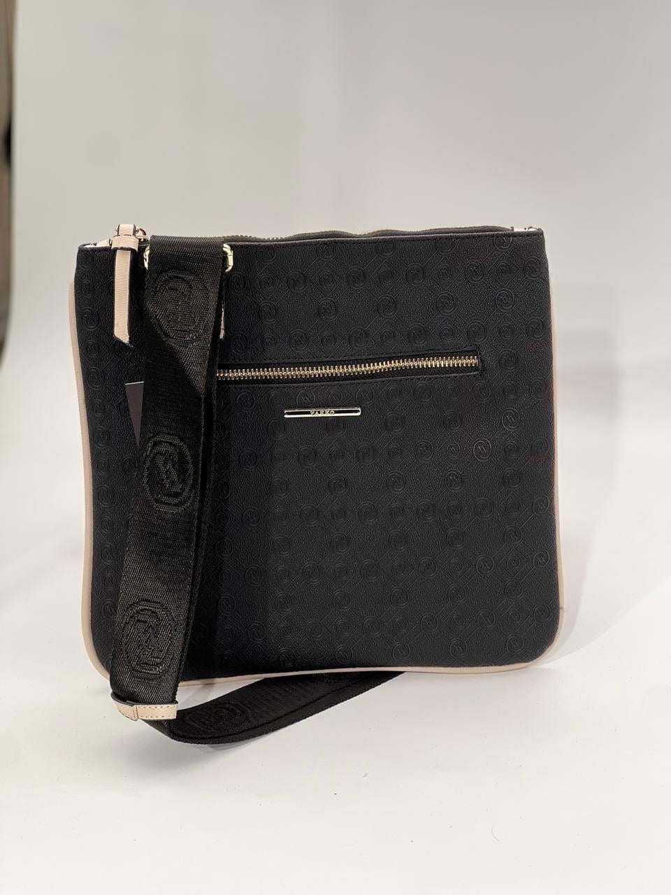 Monogram Siyah Postacı Çanta