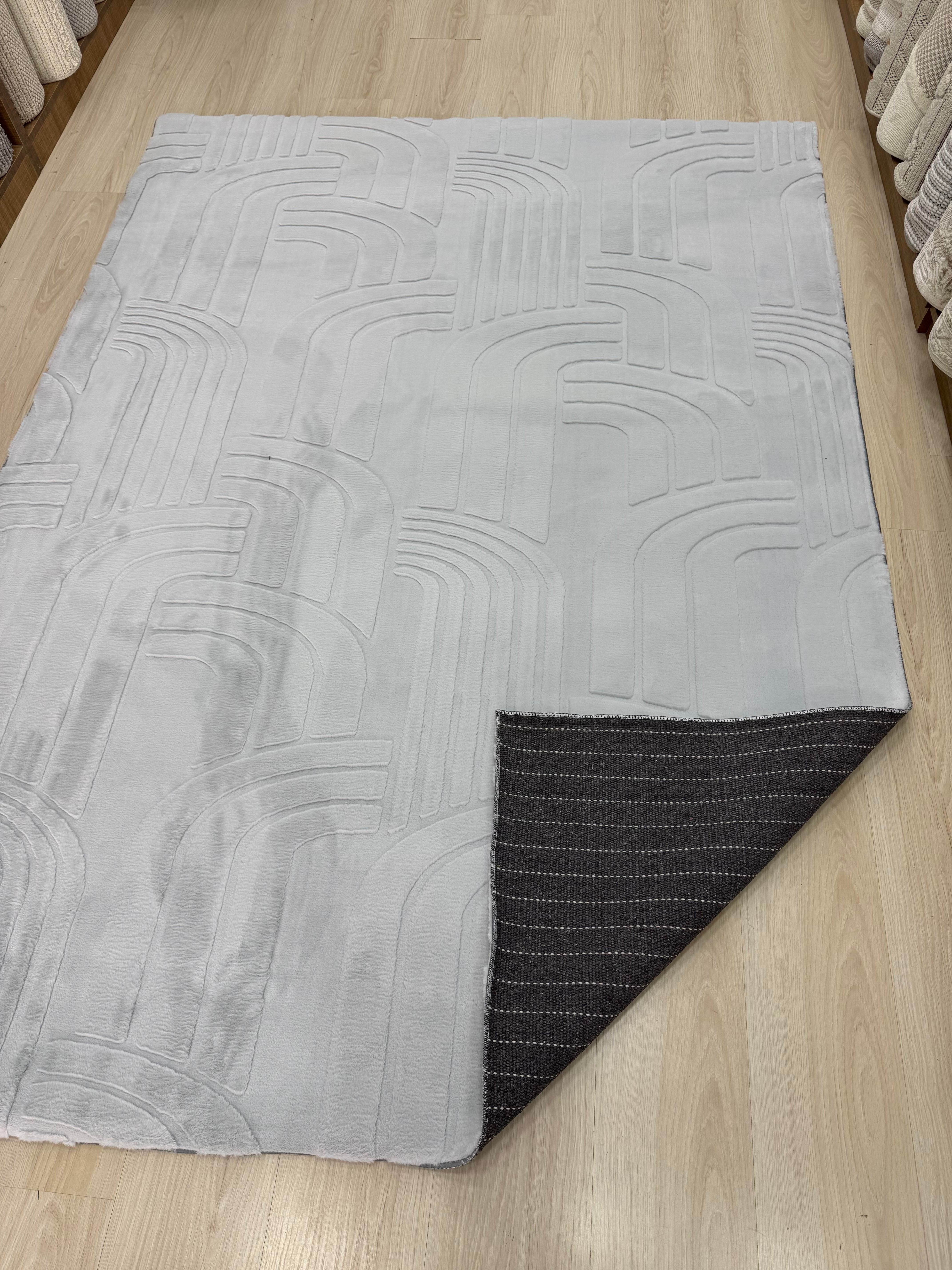 Zümrüt Gri Desenli Peluş Halı 160x230