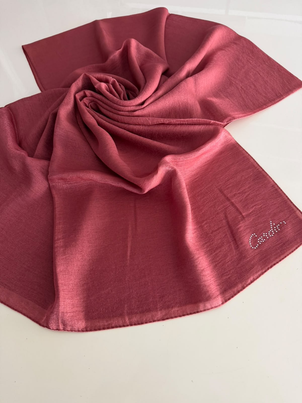 Hafif ve Parlak Dokulu 75x190cm Şal FRY
