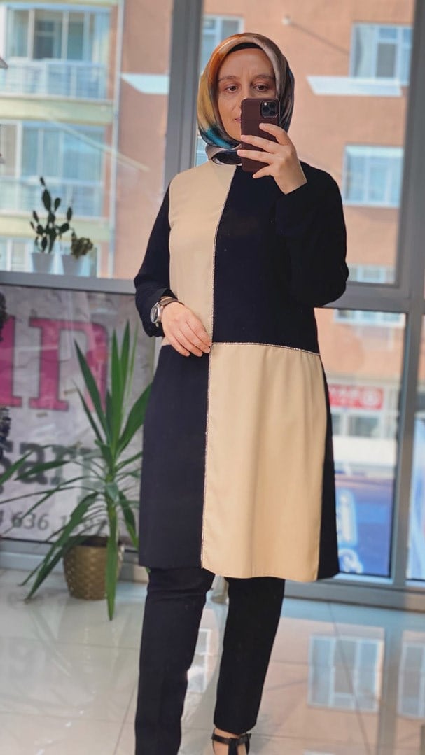 Taş Detaylı Simetrik Bej Tunik FRY