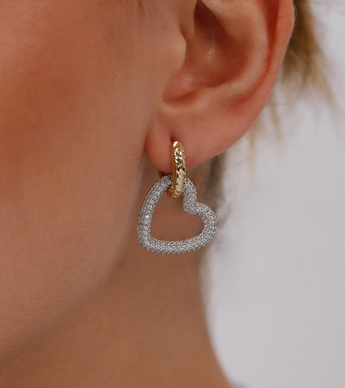 Kalp Sallantılı Oval Küpe