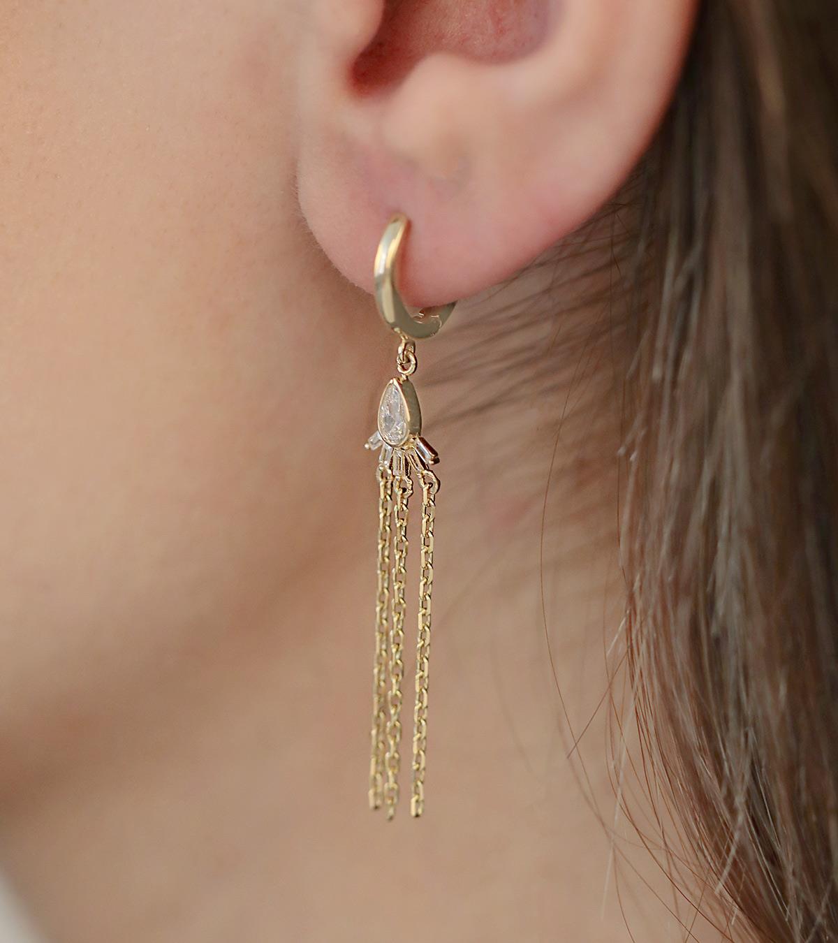 Zincir Sallantılı Drop Küpe