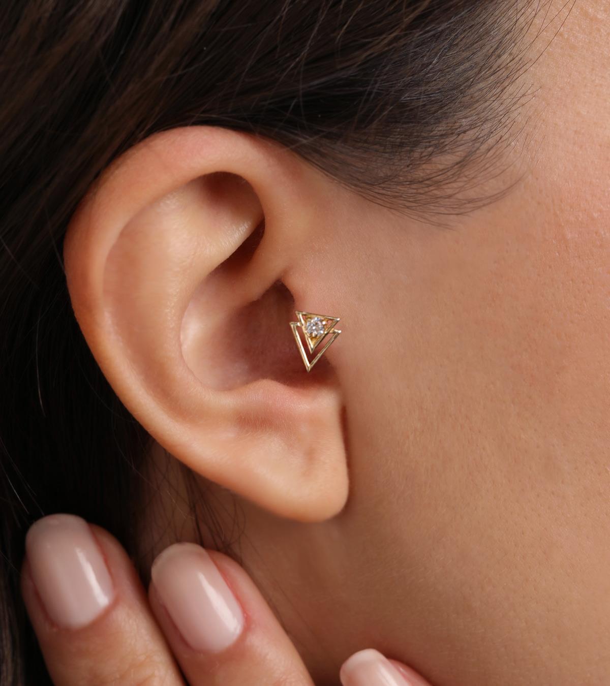 Çift Üçgen Piercing (Tragus)