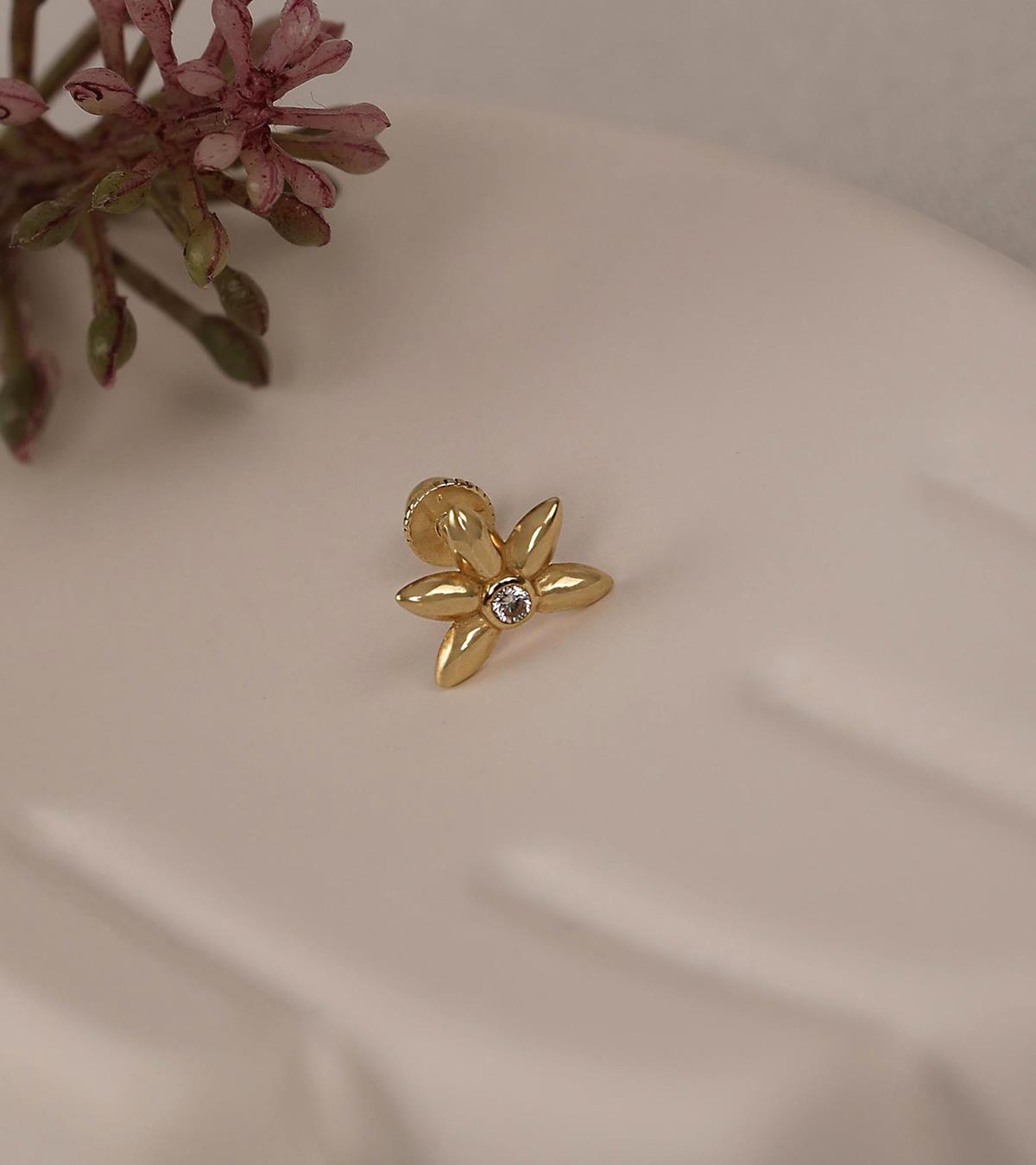 Beş Yaprak Piercing (Tragus)