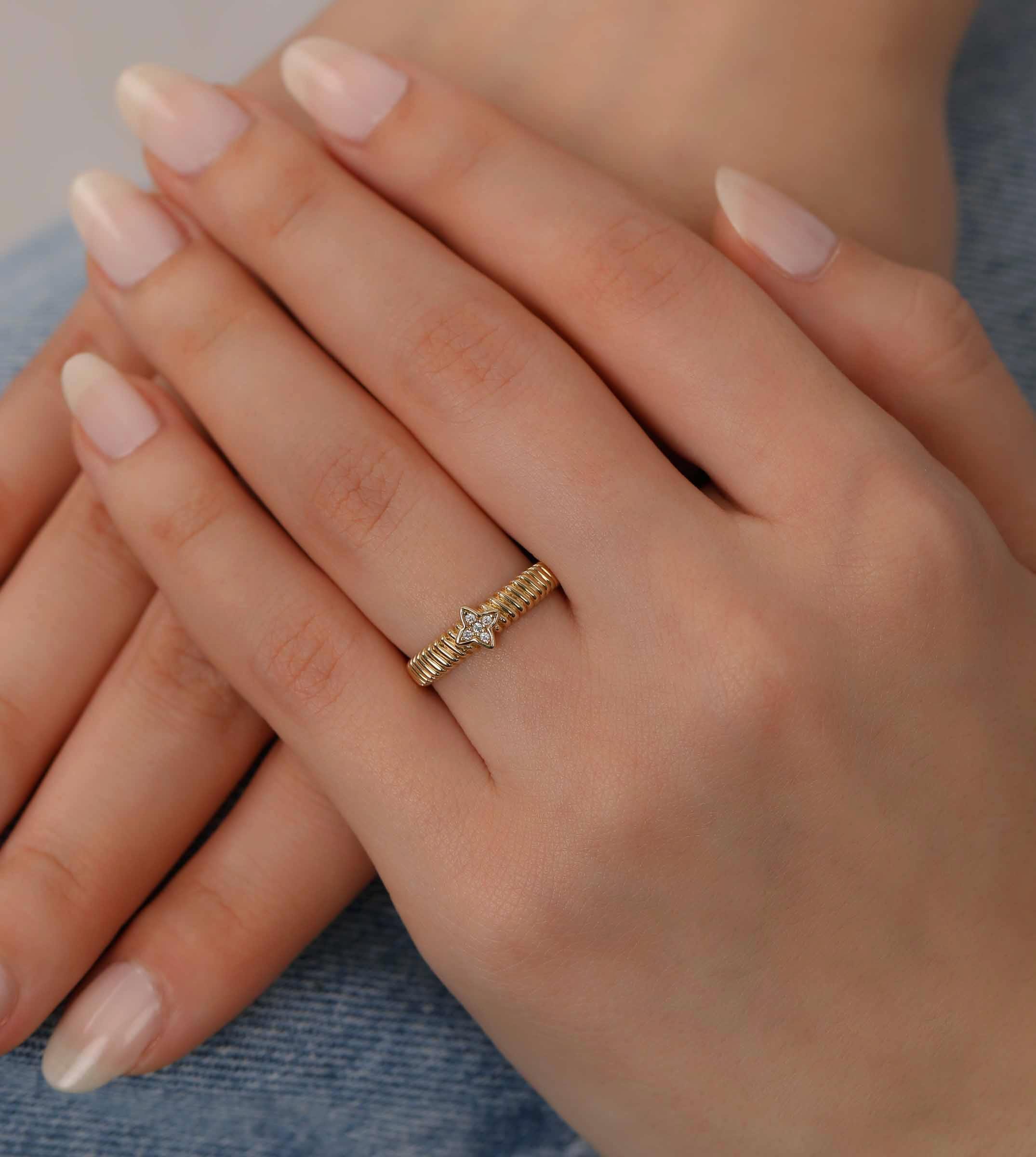 Çizgili Kardelen Yüzük