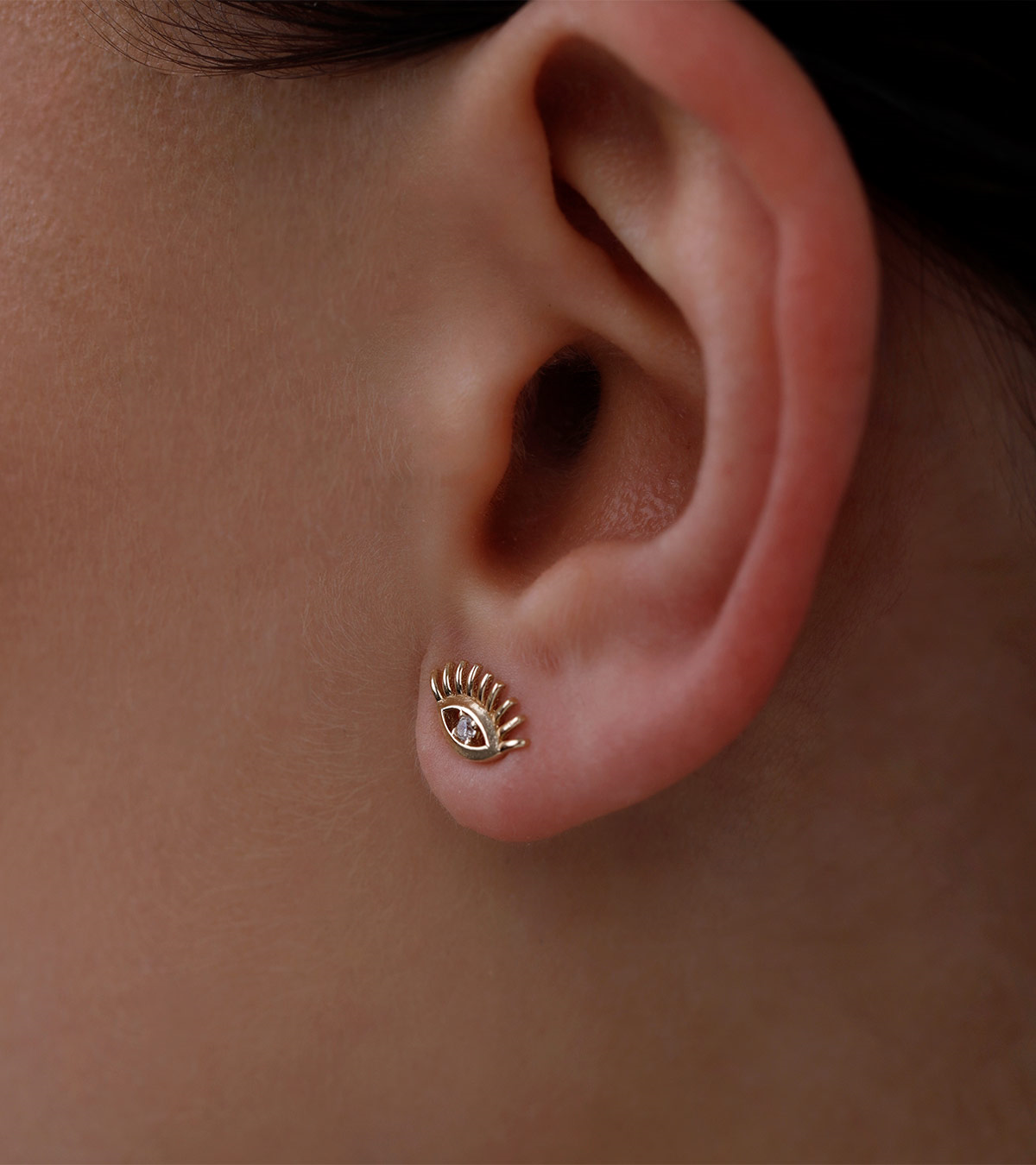 Kirpik Vidalı Küpe