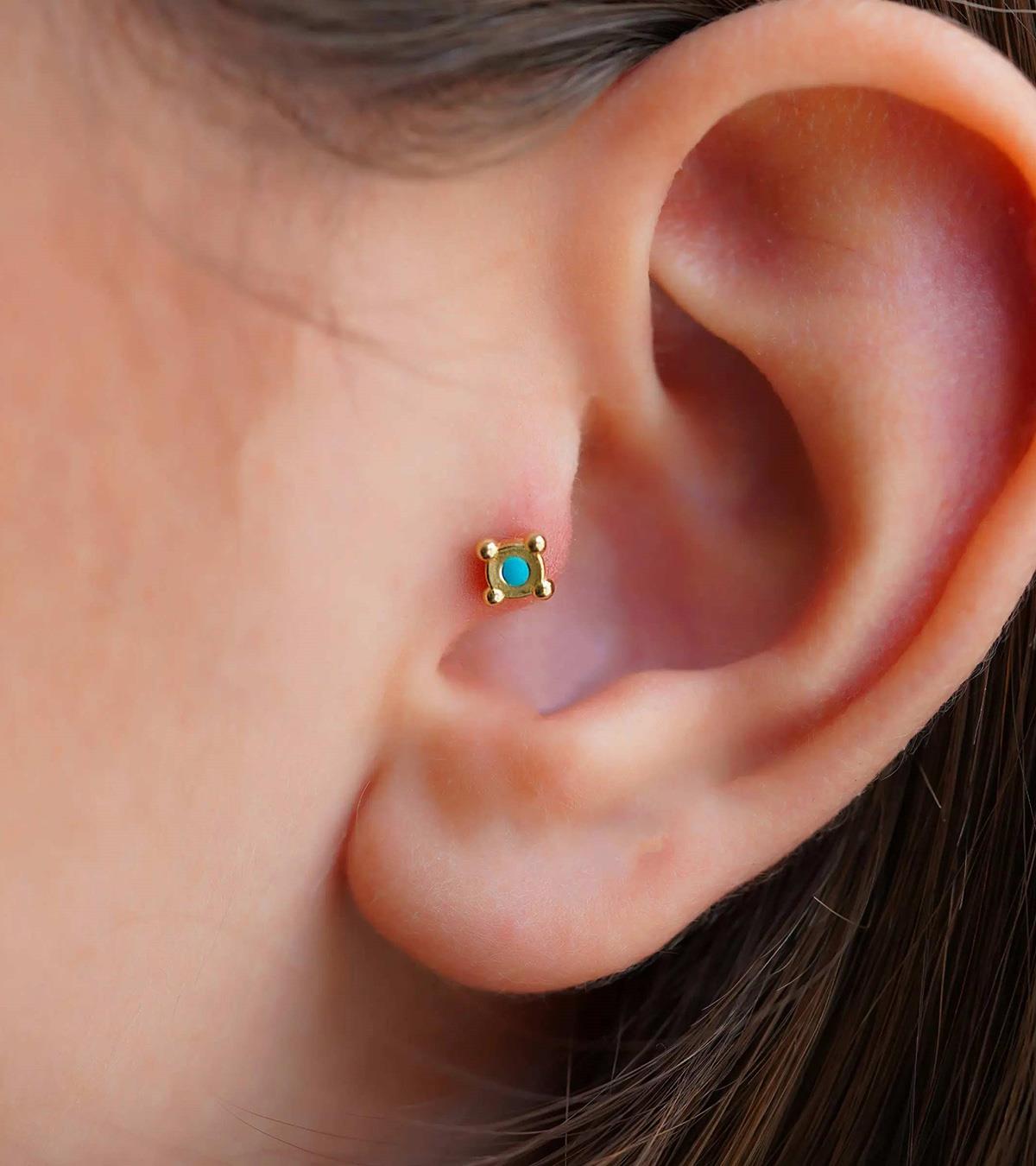 Mavi Taş Piercing (Tragus)