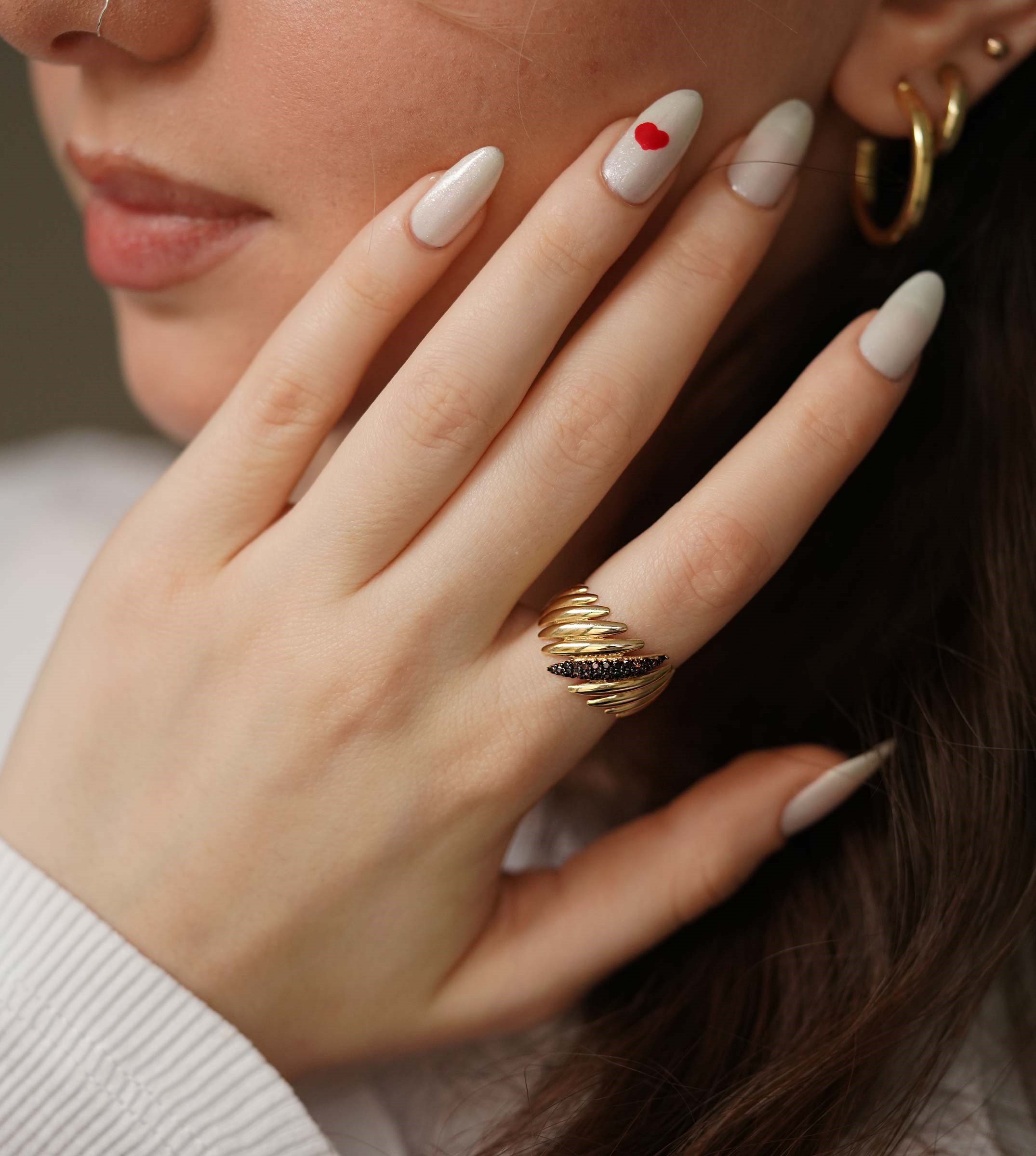 Siyah Taşlı Virgo Yüzük