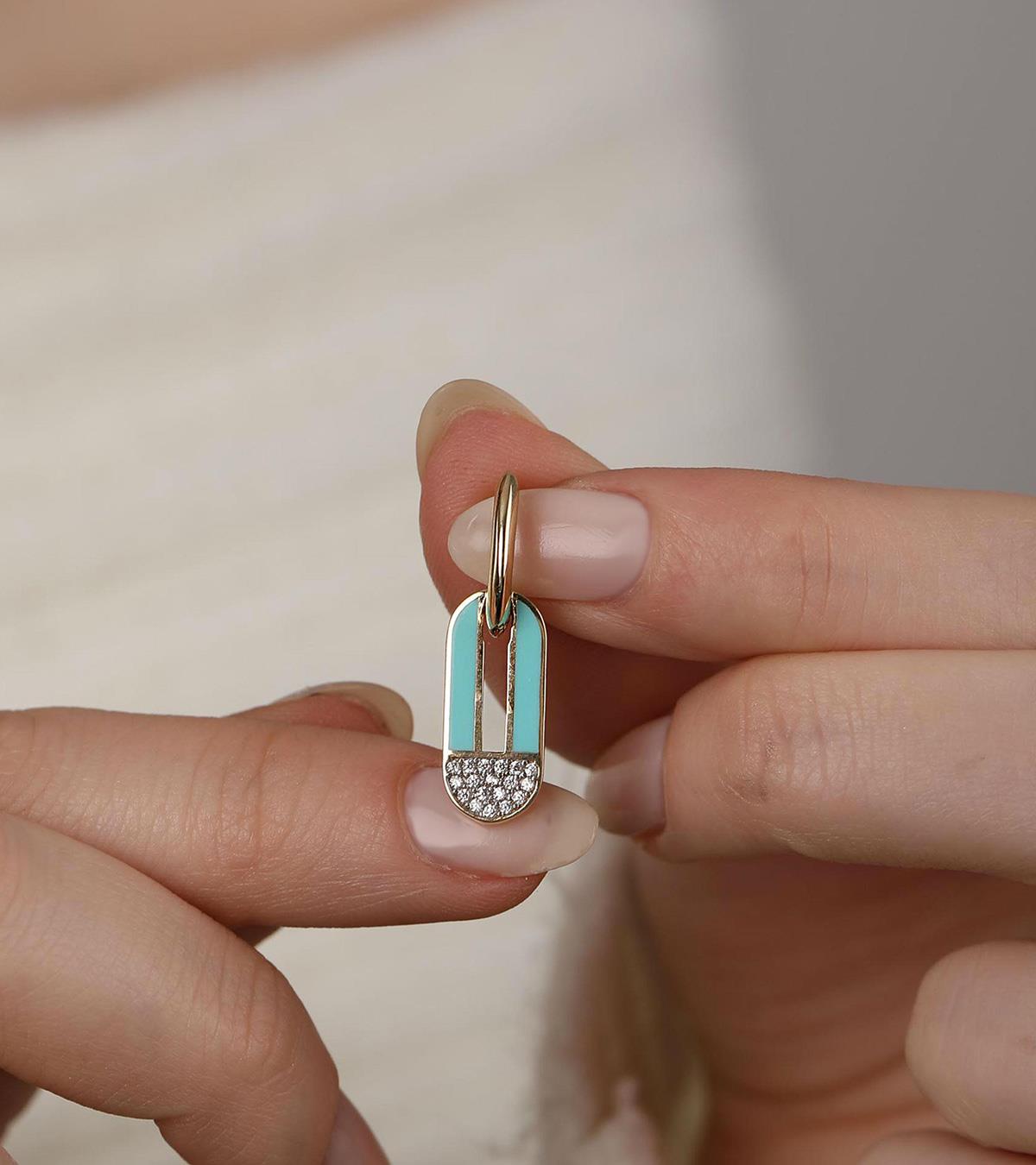 Taş Detaylı Oval Küpe