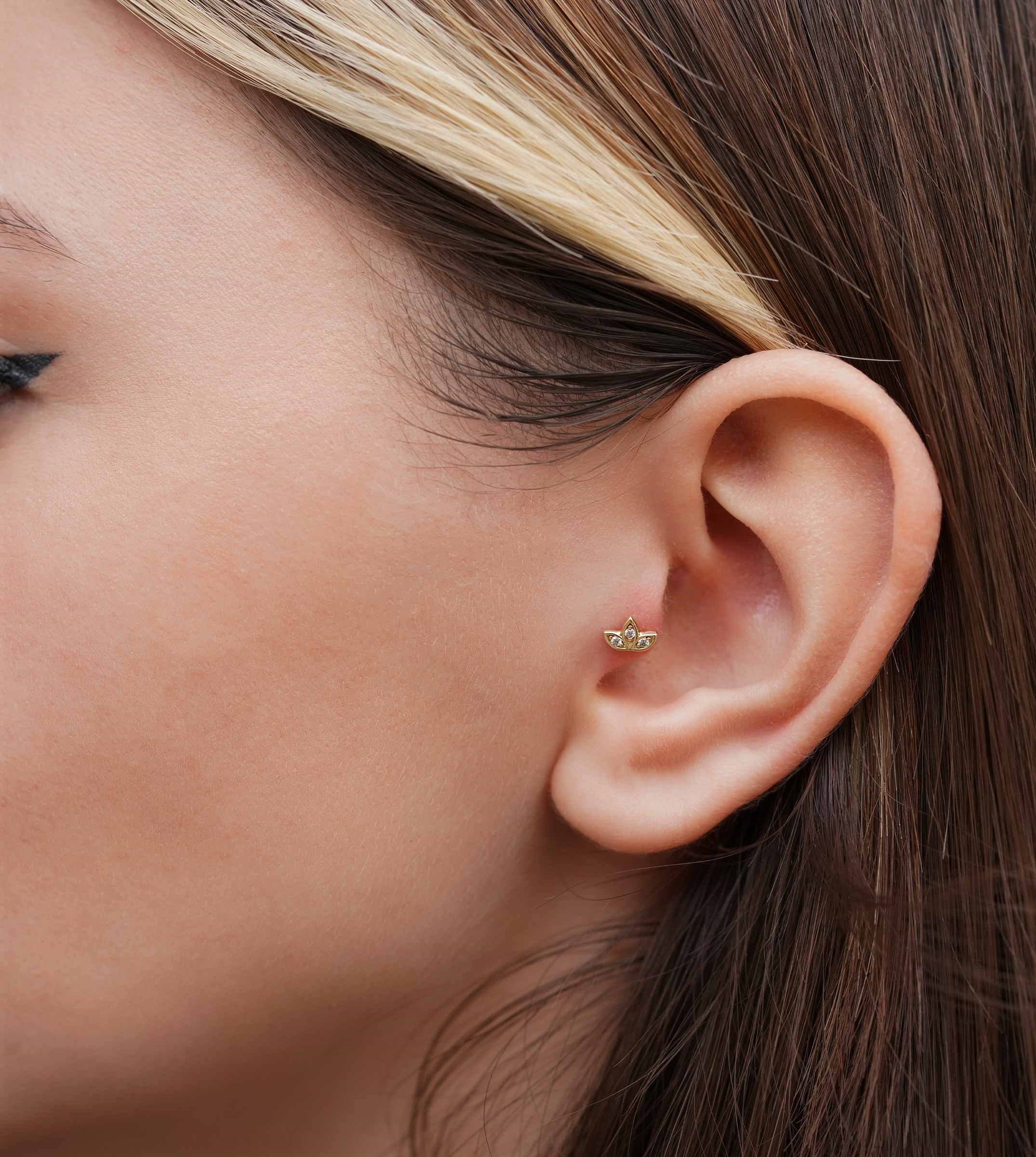 Taşlı Çiçek Piercing