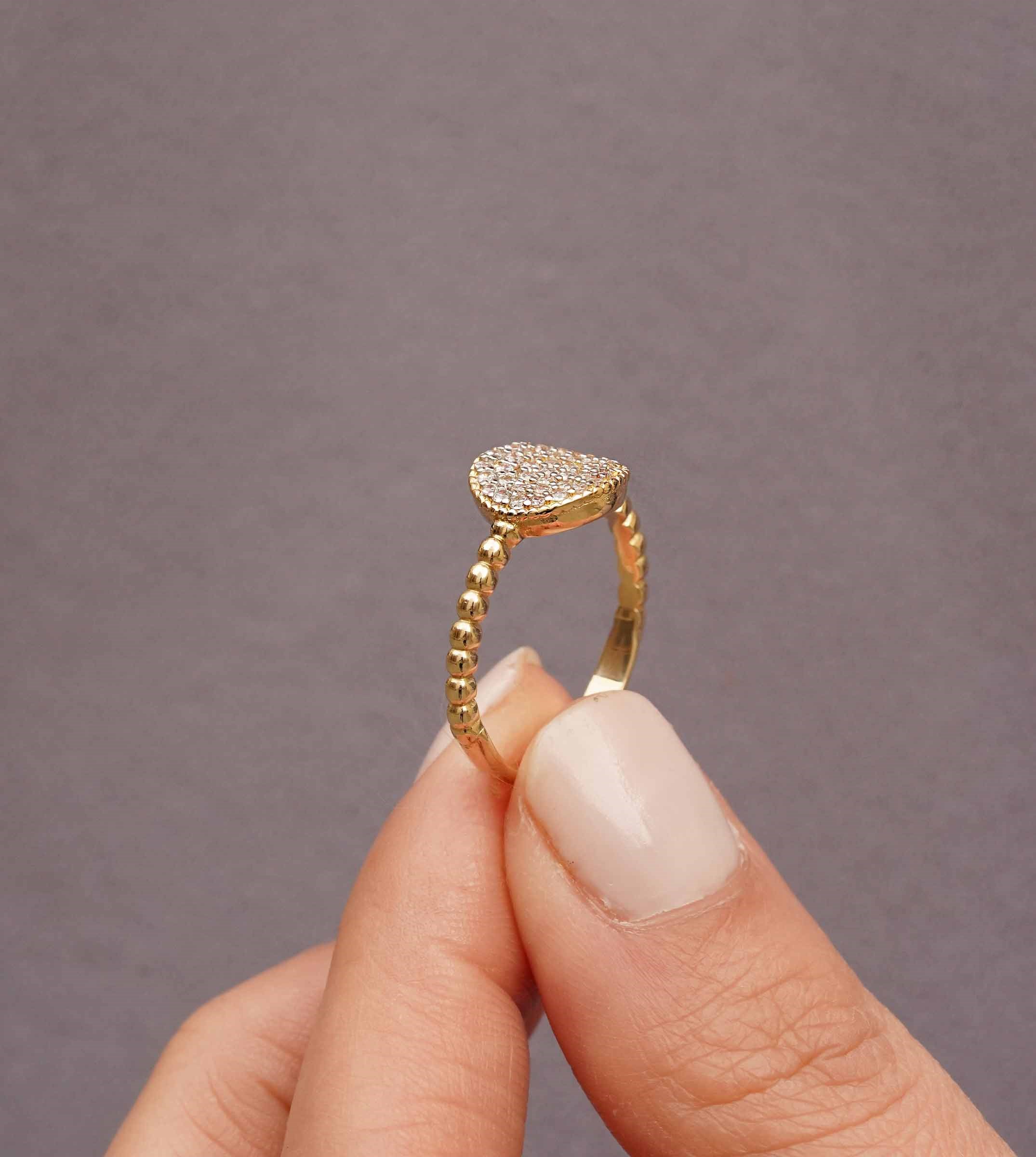 Taşlı Oval Yüzük